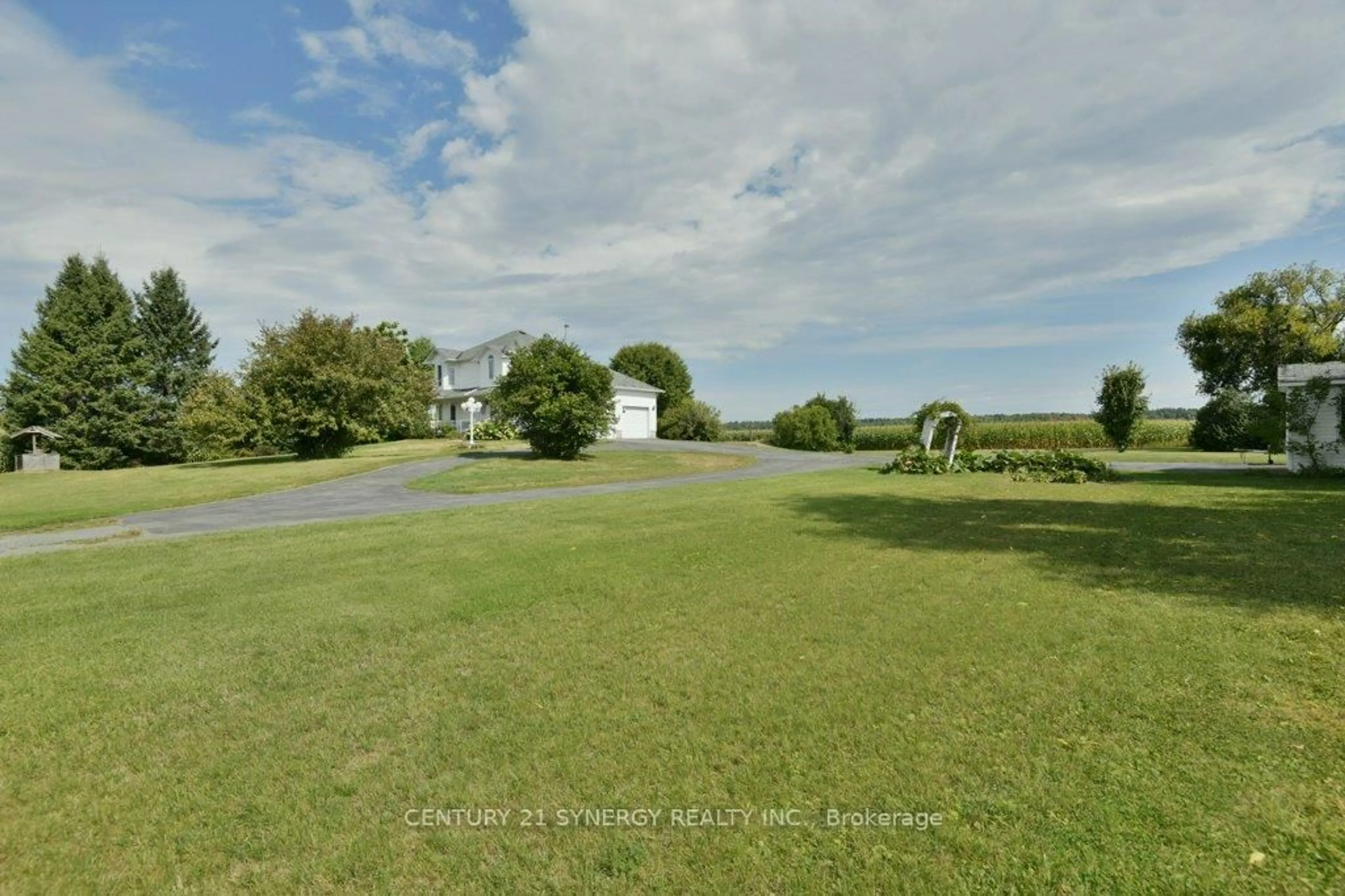 A pic from outside/outdoor area/front of a property/back of a property/a pic from drone, unknown for 2502 Diamondview Rd, Carp Ontario K0A 1L0