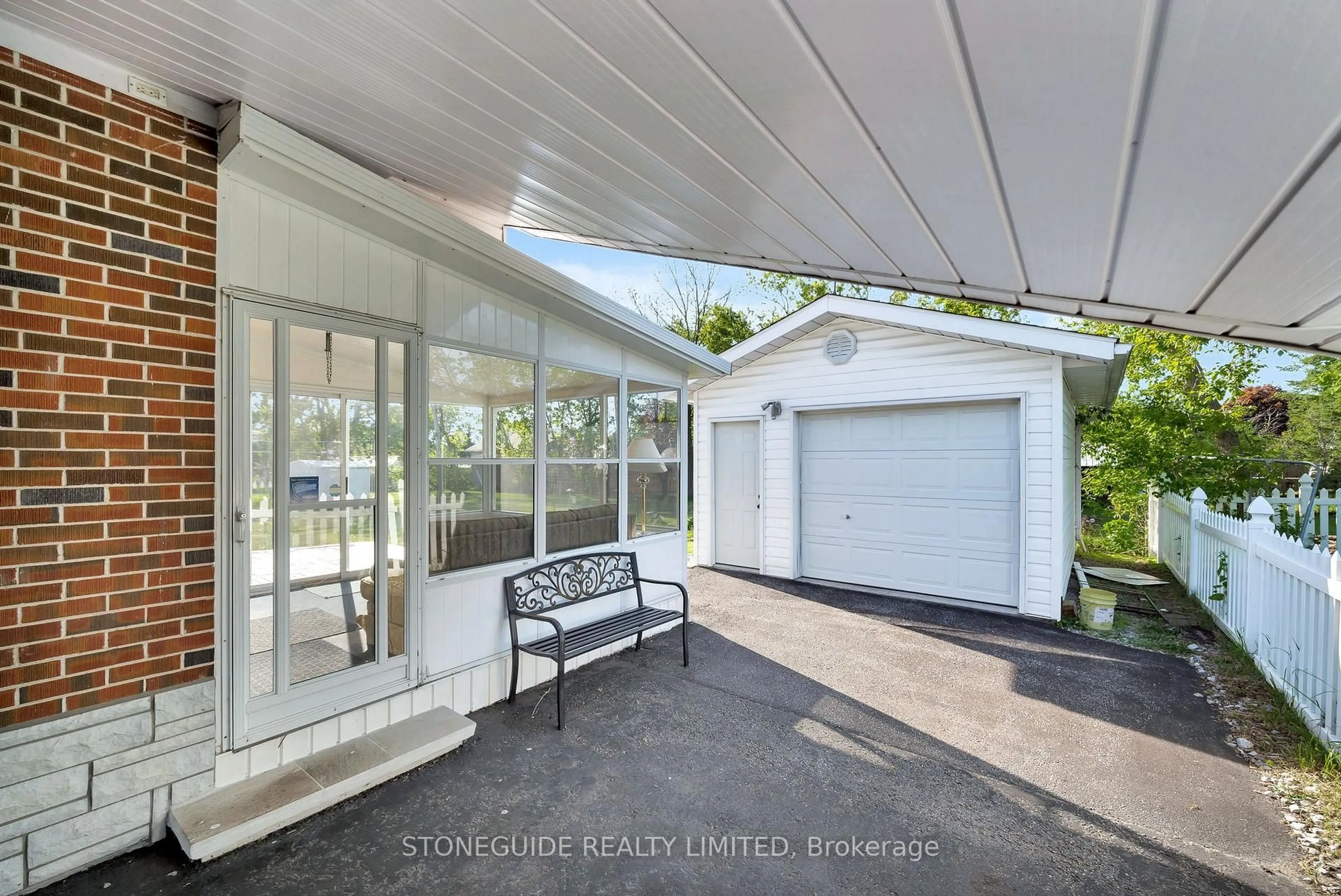 Patio, street for 5 Armour Crt, Kawartha Lakes Ontario K9V 1N9