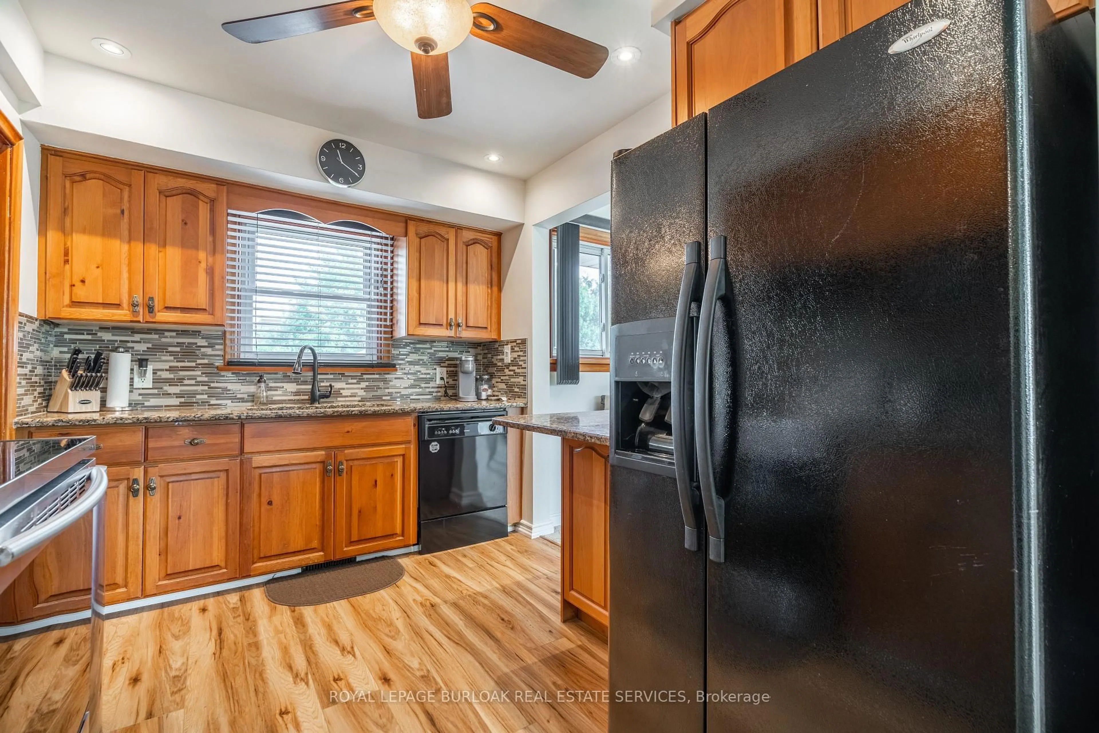 Open concept kitchen, unknown for 7 Kenwood Cres, Hamilton Ontario L8T 1W3