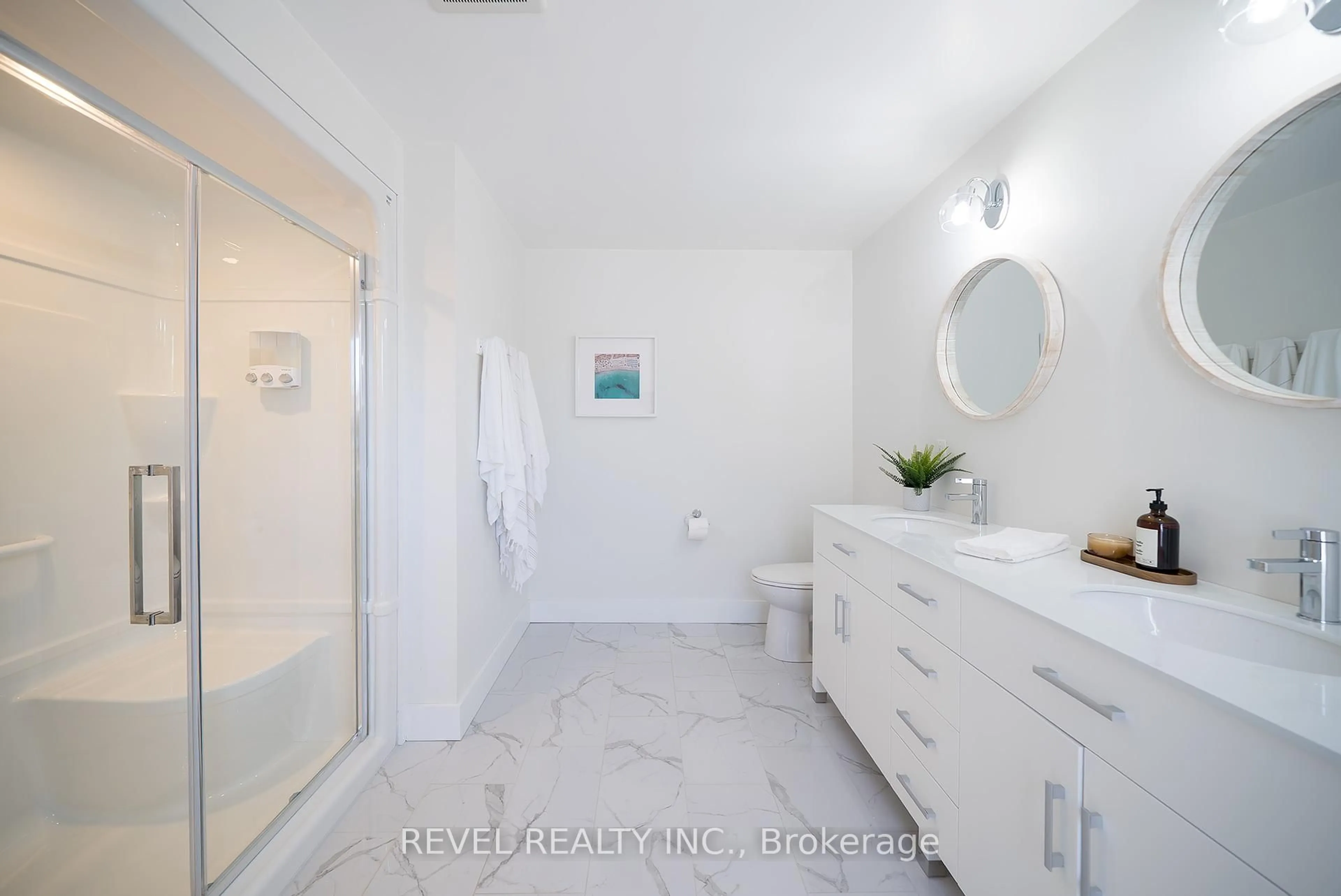 Contemporary bathroom, ceramic/tile floor for 38 Lakeview Ave, Norfolk Ontario N0A 1N8