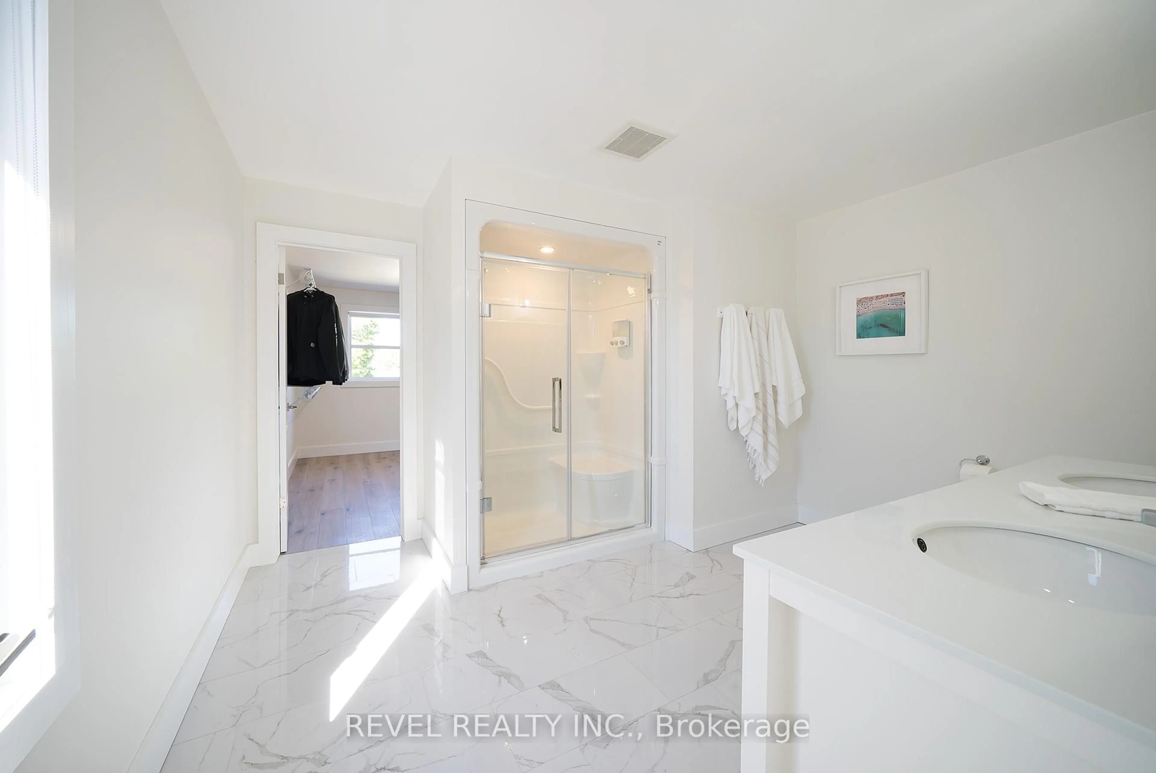 Contemporary bathroom, ceramic/tile floor for 38 Lakeview Ave, Norfolk Ontario N0A 1N8