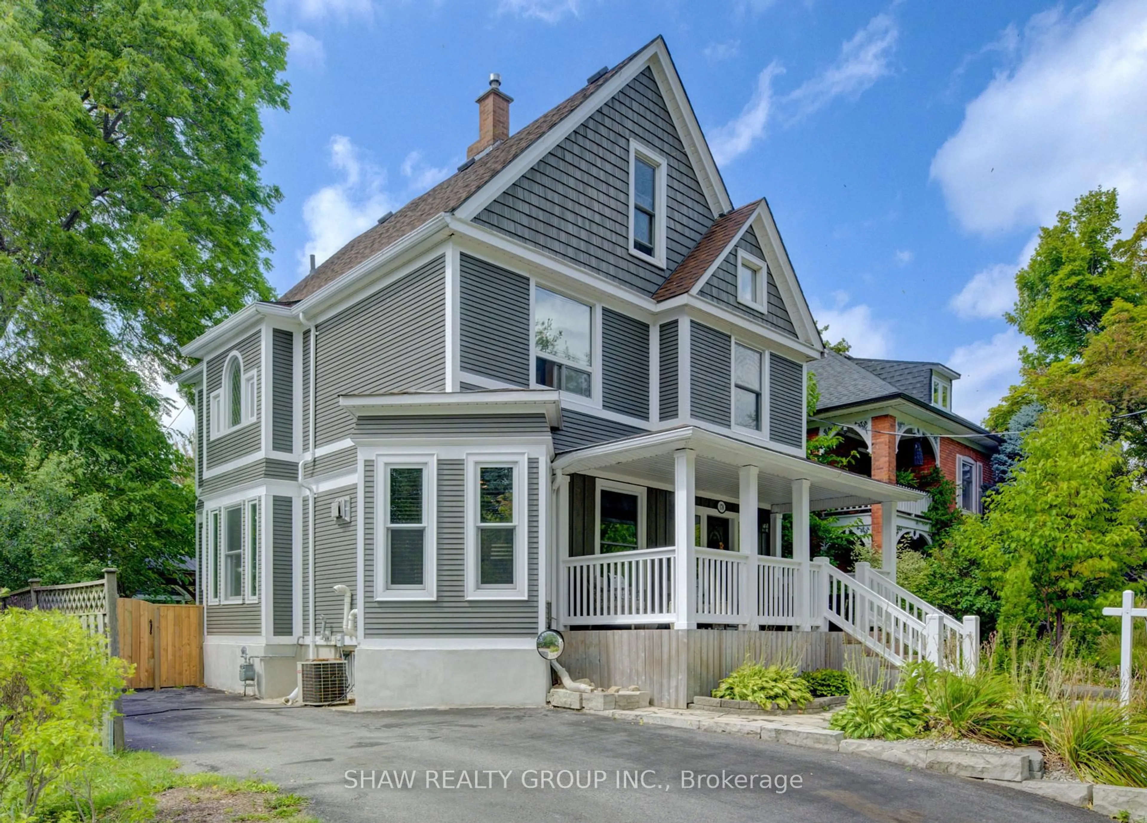 Home with vinyl exterior material, street for 178 Guelph Ave, Cambridge Ontario N3C 1A6
