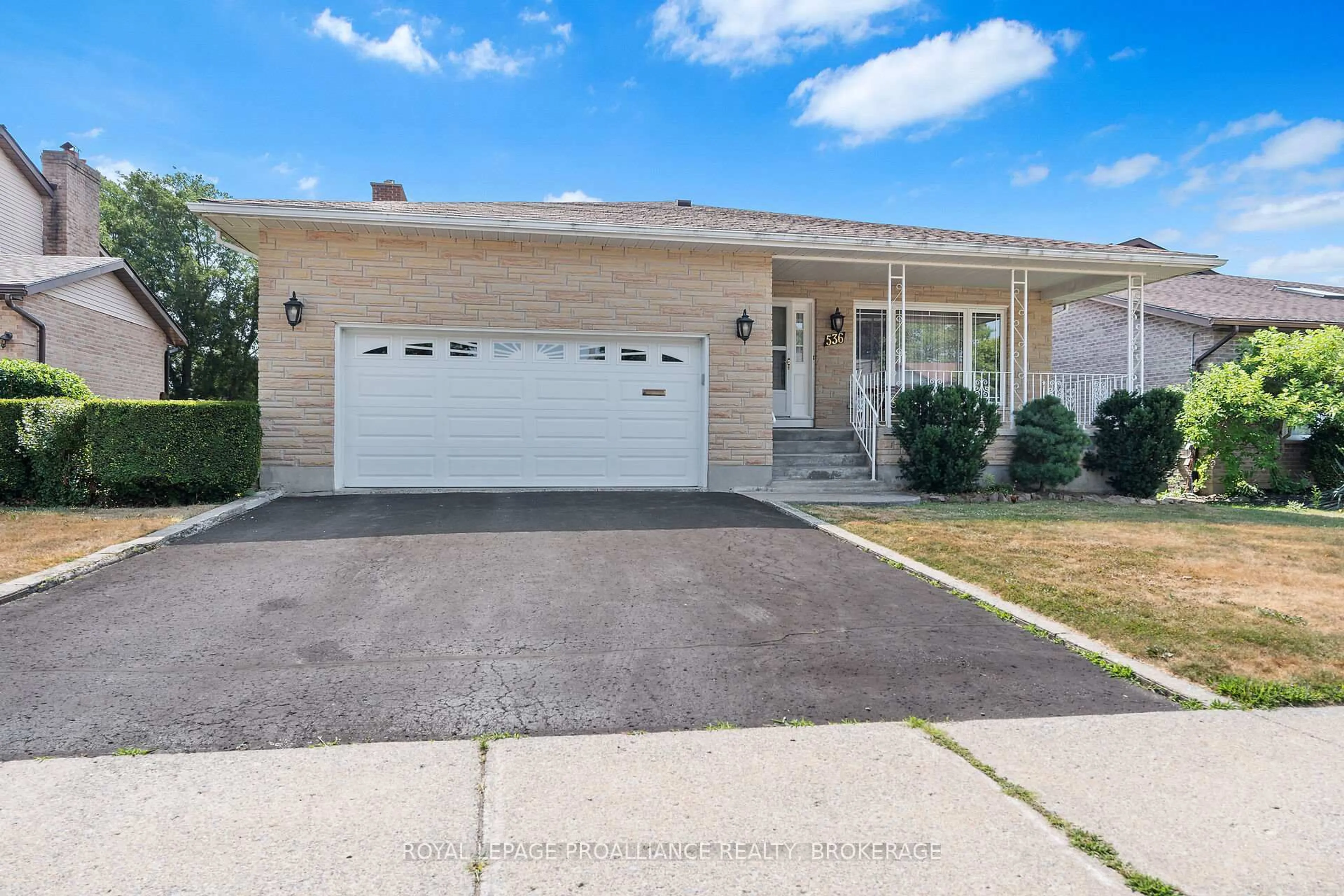 Home with vinyl exterior material, street for 536 Braeside Cres, Kingston Ontario K7P 1G8