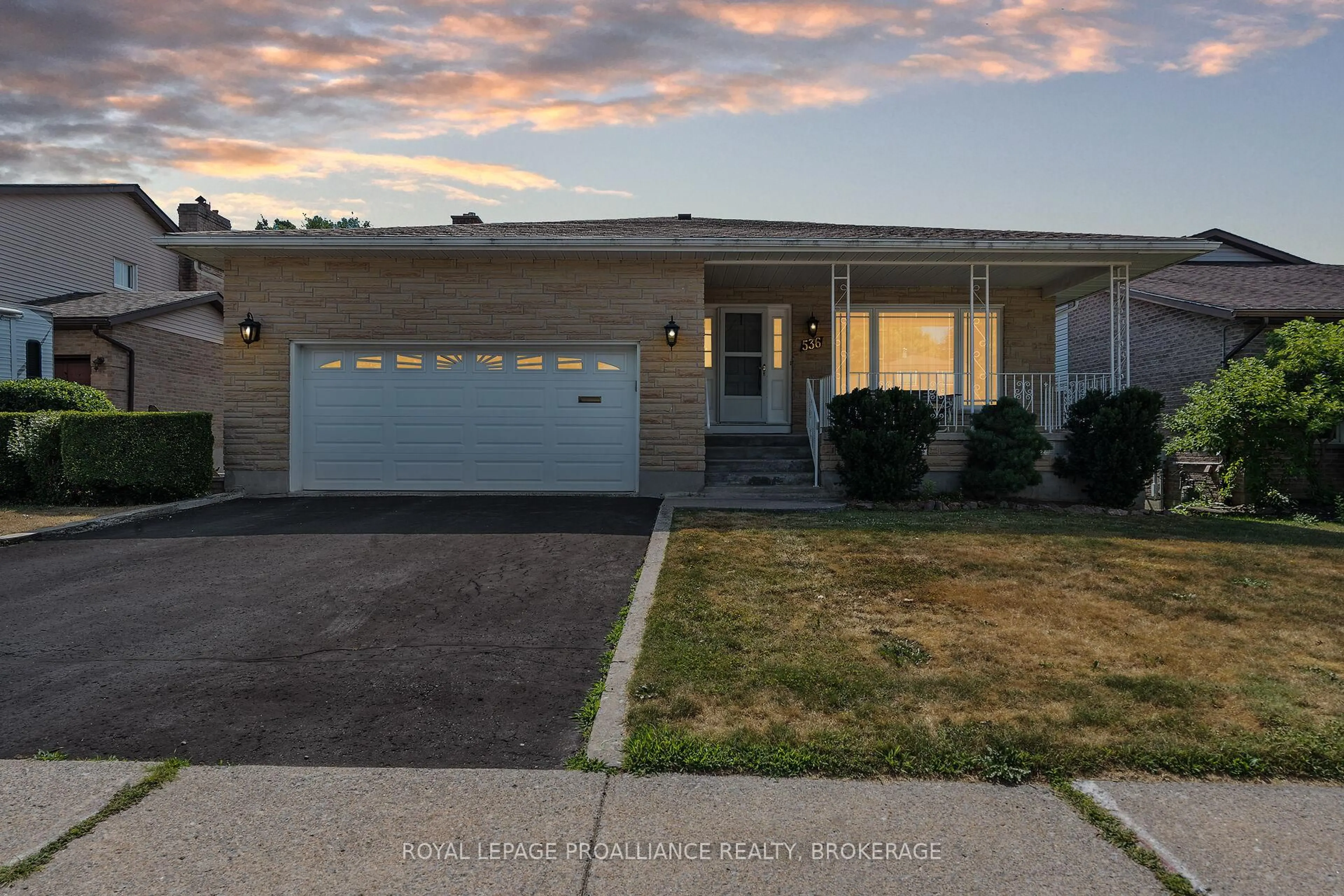 Home with vinyl exterior material, street for 536 Braeside Cres, Kingston Ontario K7P 1G8