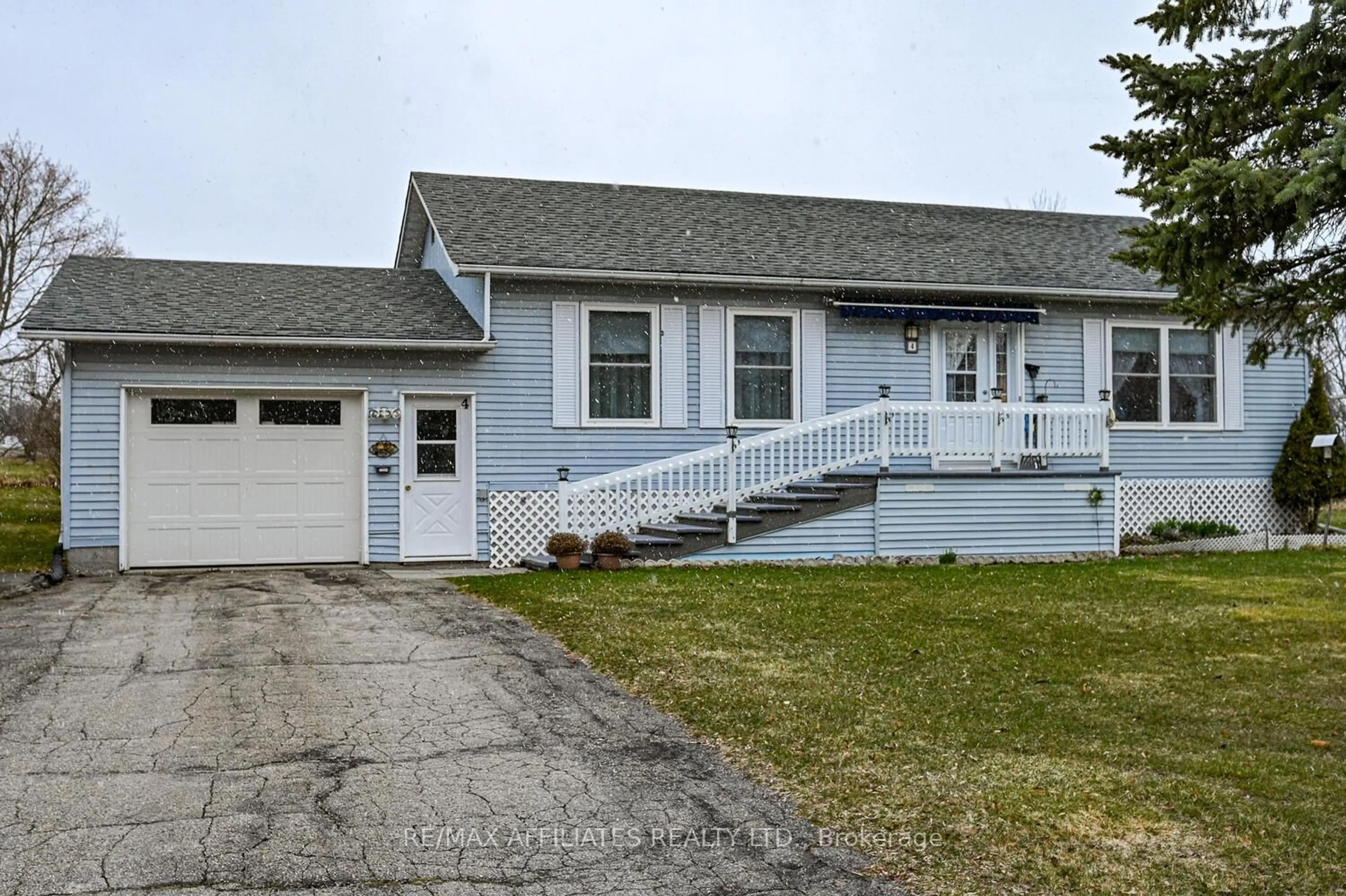 Home with vinyl exterior material, street for 4 OTTERDALE Cres, Rideau Lakes Ontario K7A 0J4