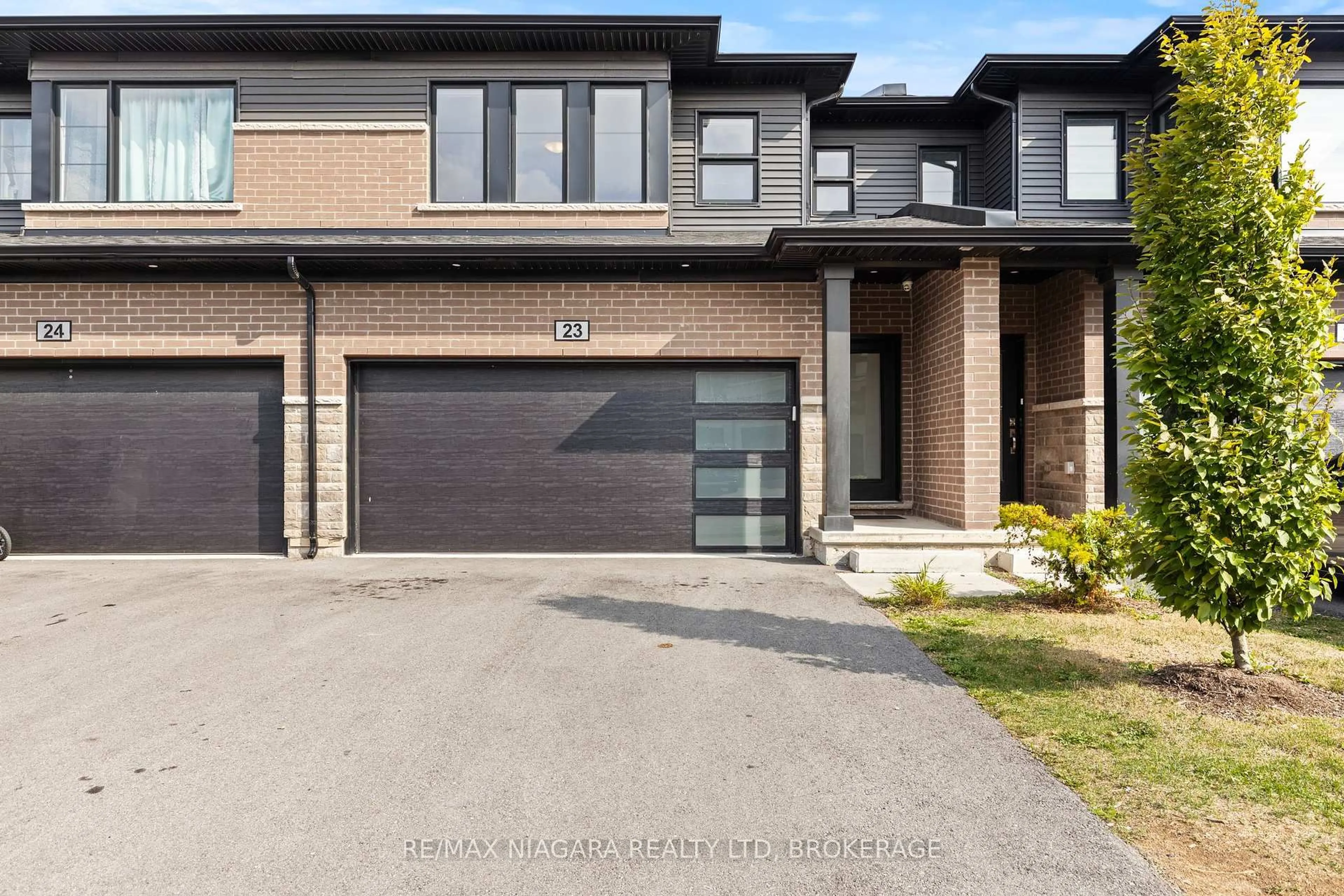 Home with brick exterior material, street for 4552 Portage Rd #23, Niagara Falls Ontario L2E 6A8