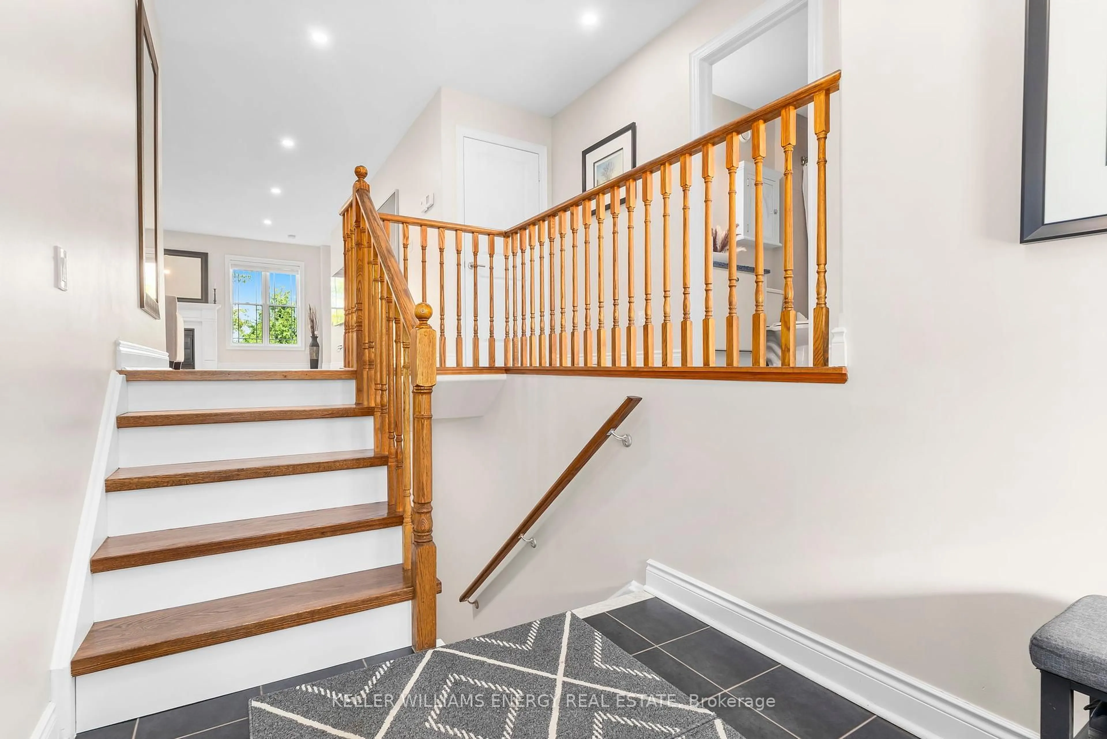 Stairs for 104 Bowen Dr, Peterborough Ontario K9H 0B8