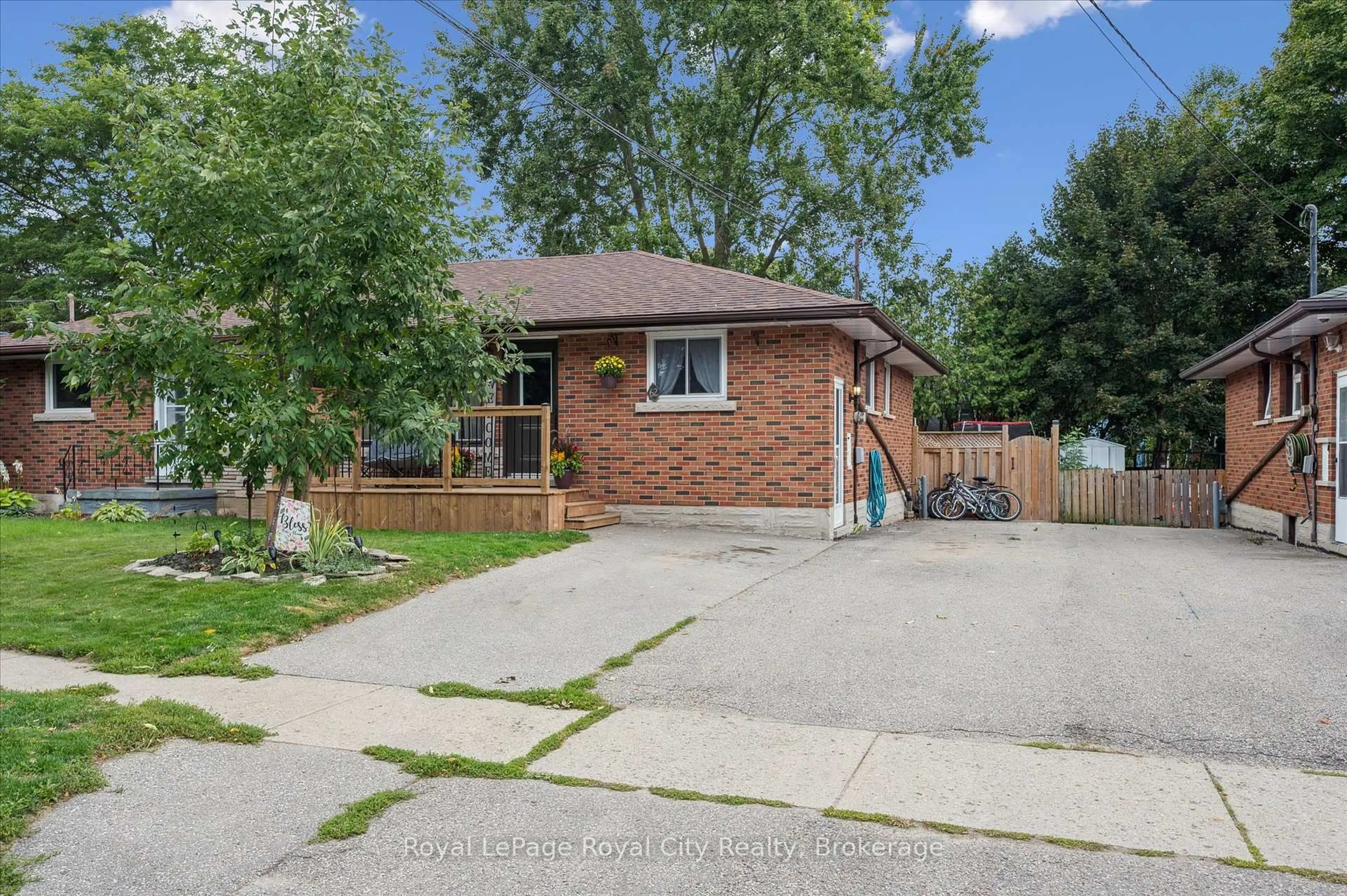Home with brick exterior material, street for 62 Sheridan St, Guelph Ontario N1E 3T8