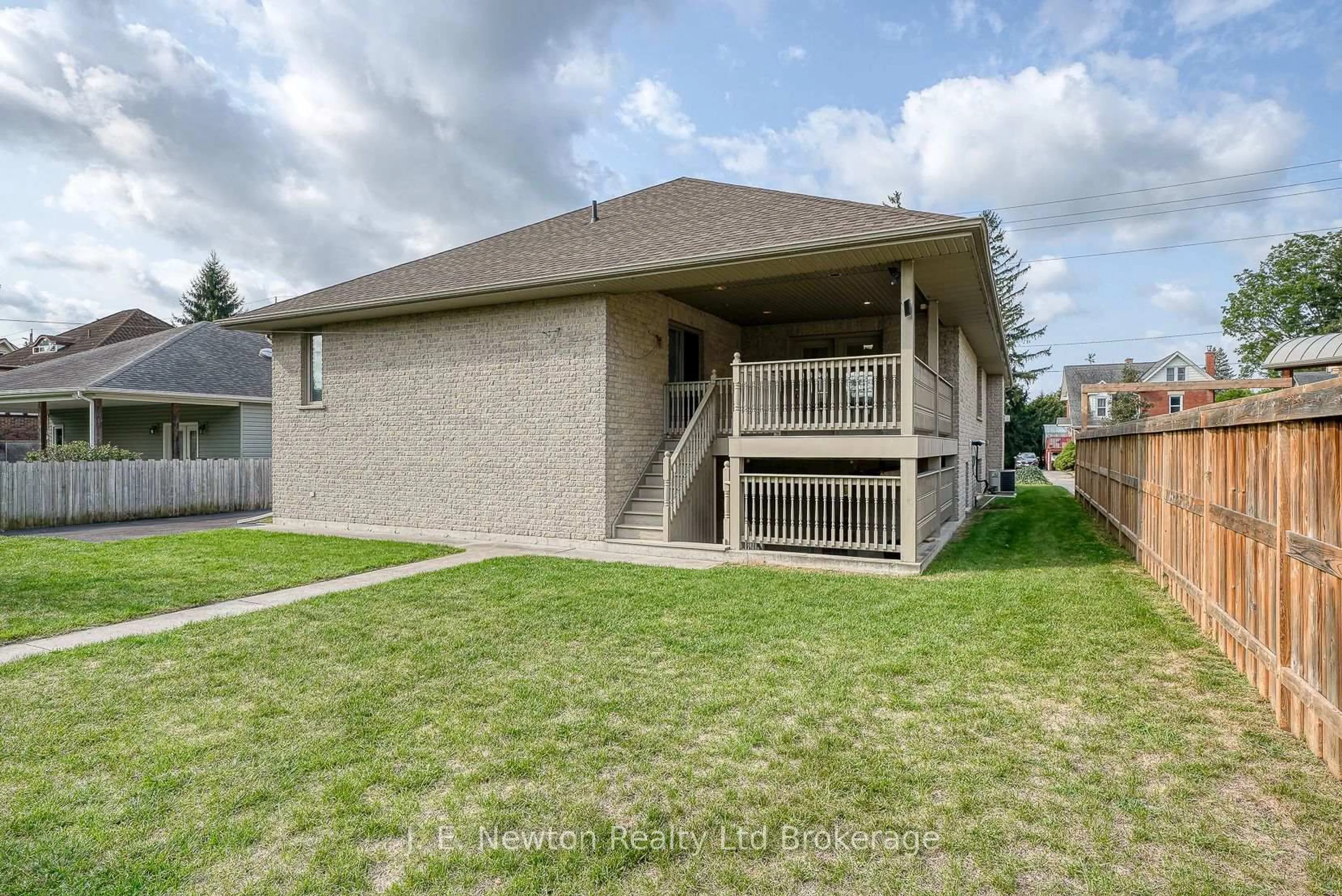 Unknown for 356 Broadway St, Tillsonburg Ontario N4G 3S3