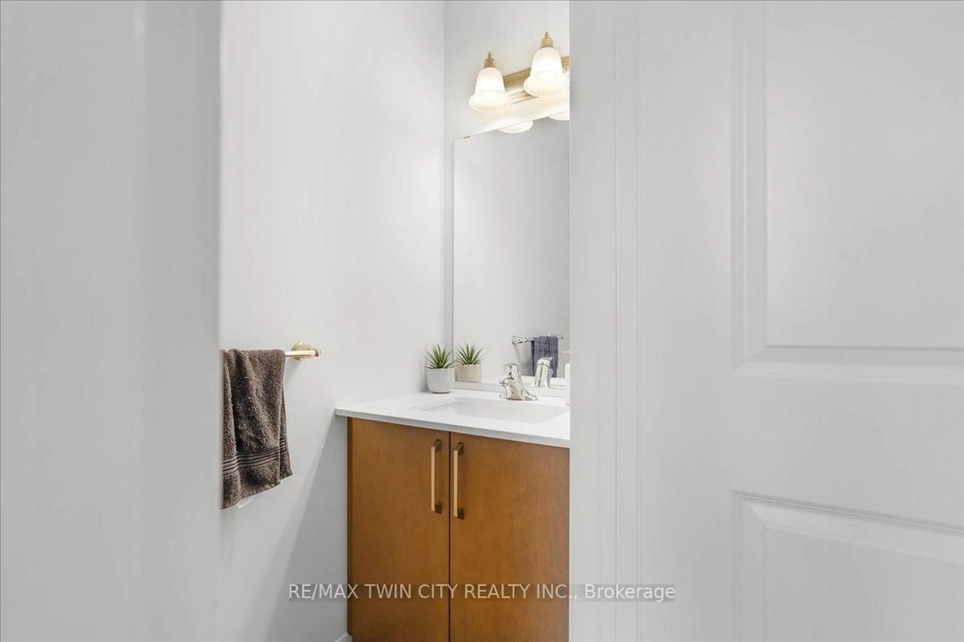 Standard bathroom, ceramic/tile floor for 155 Equestrian Way #61, Cambridge Ontario N3E 0E8