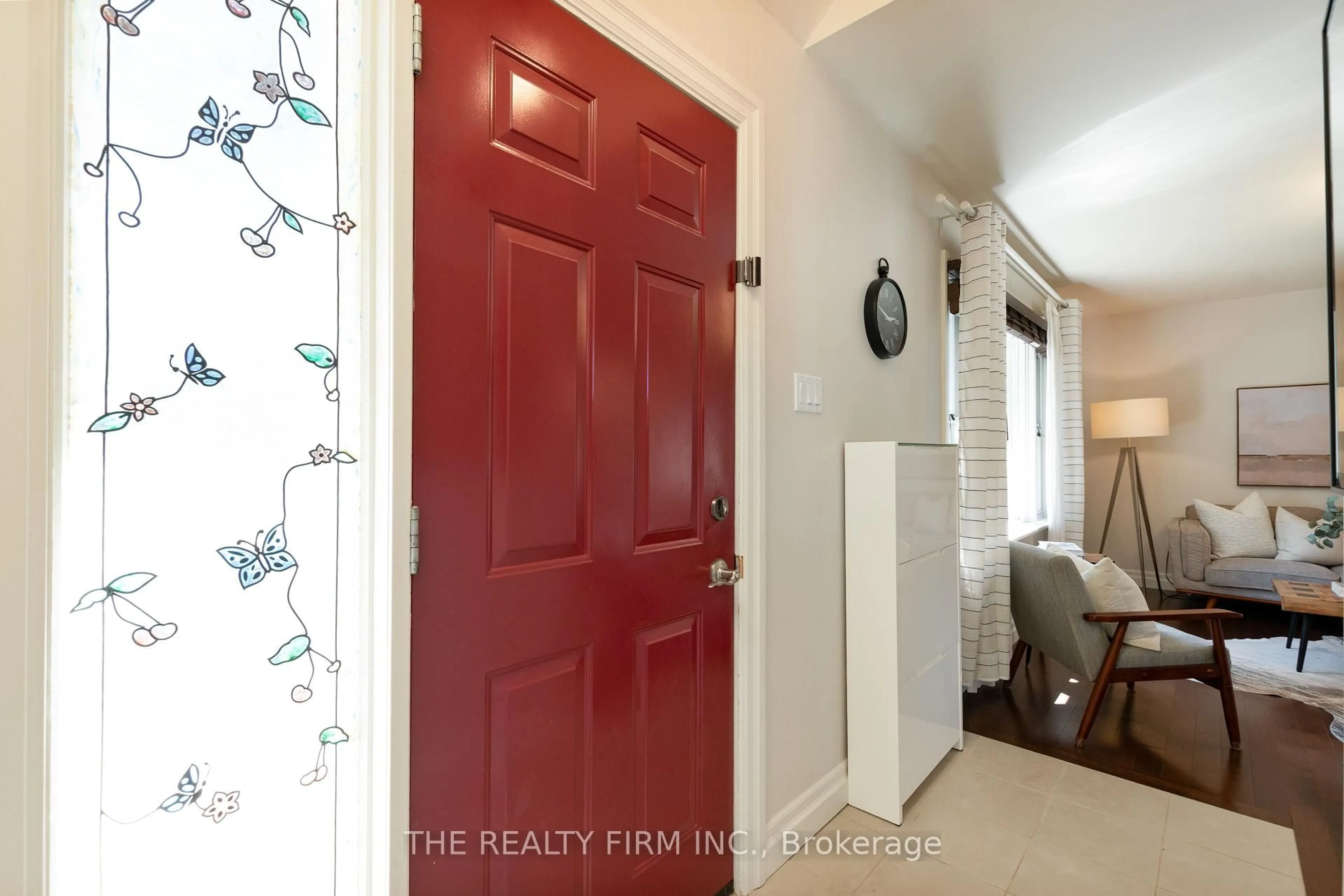 Indoor entryway for 94 Montague Pl, London East Ontario N5W 2K6