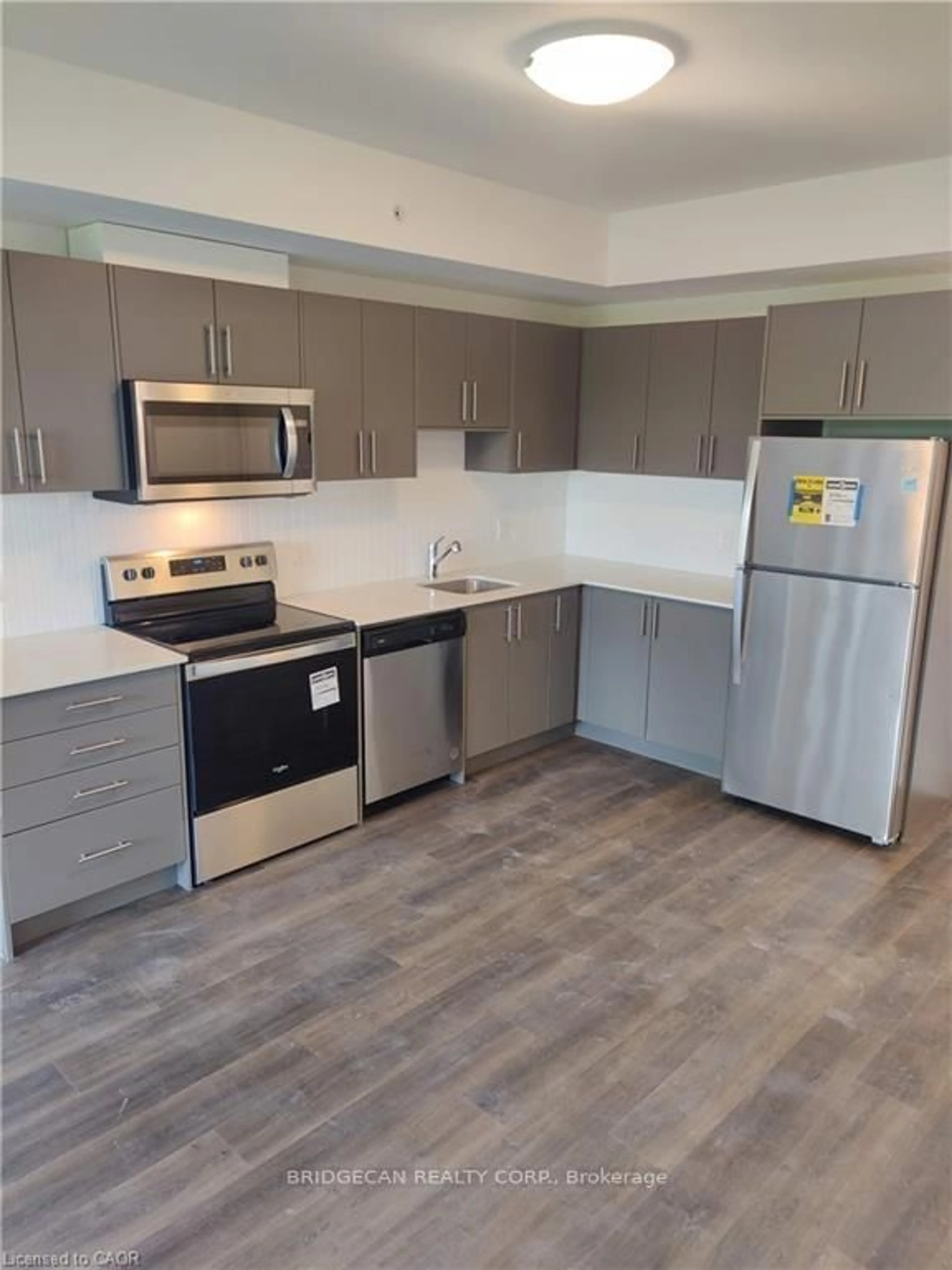 Standard kitchen, unknown for 103 Roger St #306, Waterloo Ontario N2J 0G2