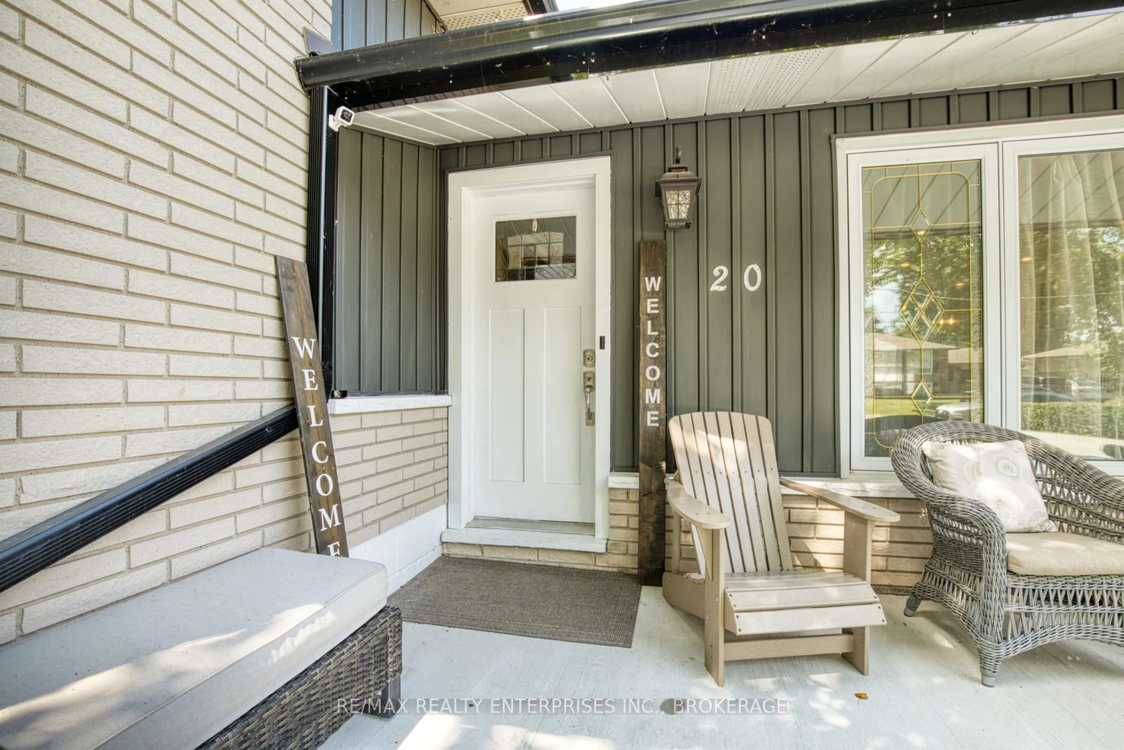 Unknown for 20 Karen Cres, Grimsby Ontario L3M 2E4