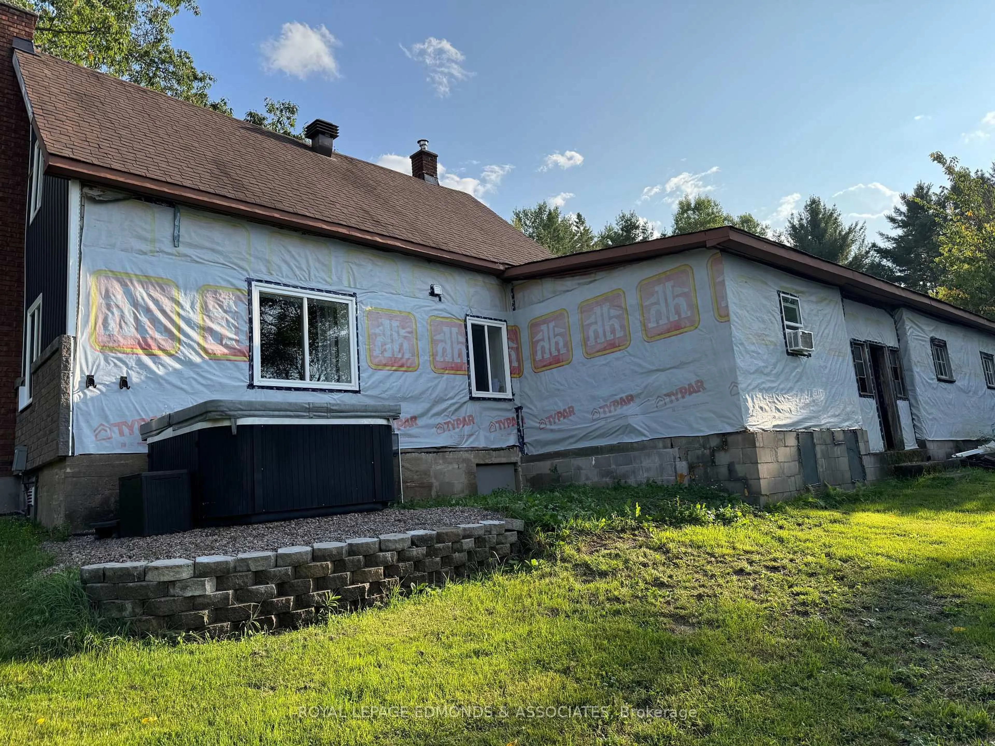Unknown for 27 Stencells Rd, Pembroke Ontario K8A 6W8