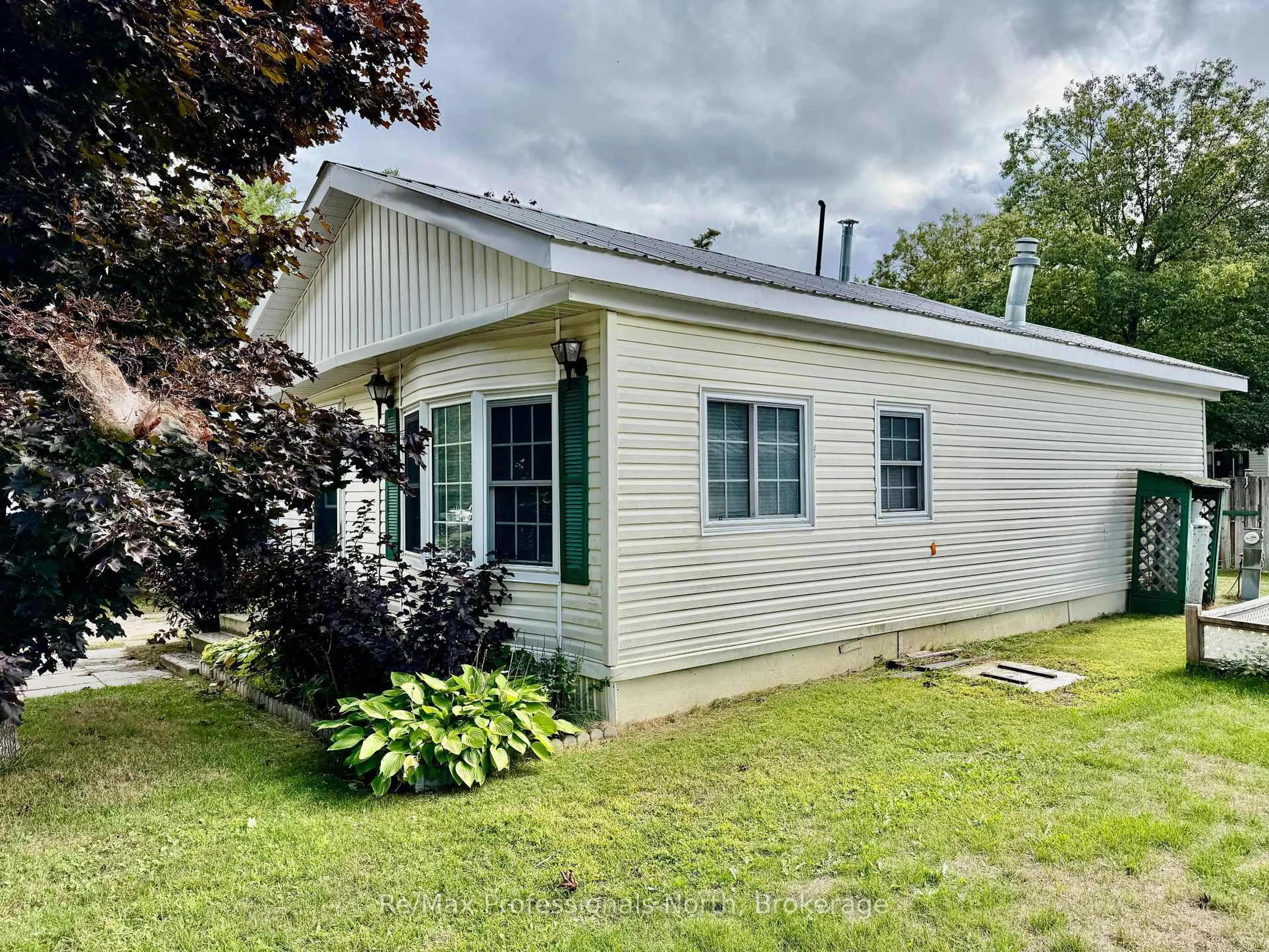 Shed for 1007 RACOON Rd #62, Gravenhurst Ontario P1P 0C3
