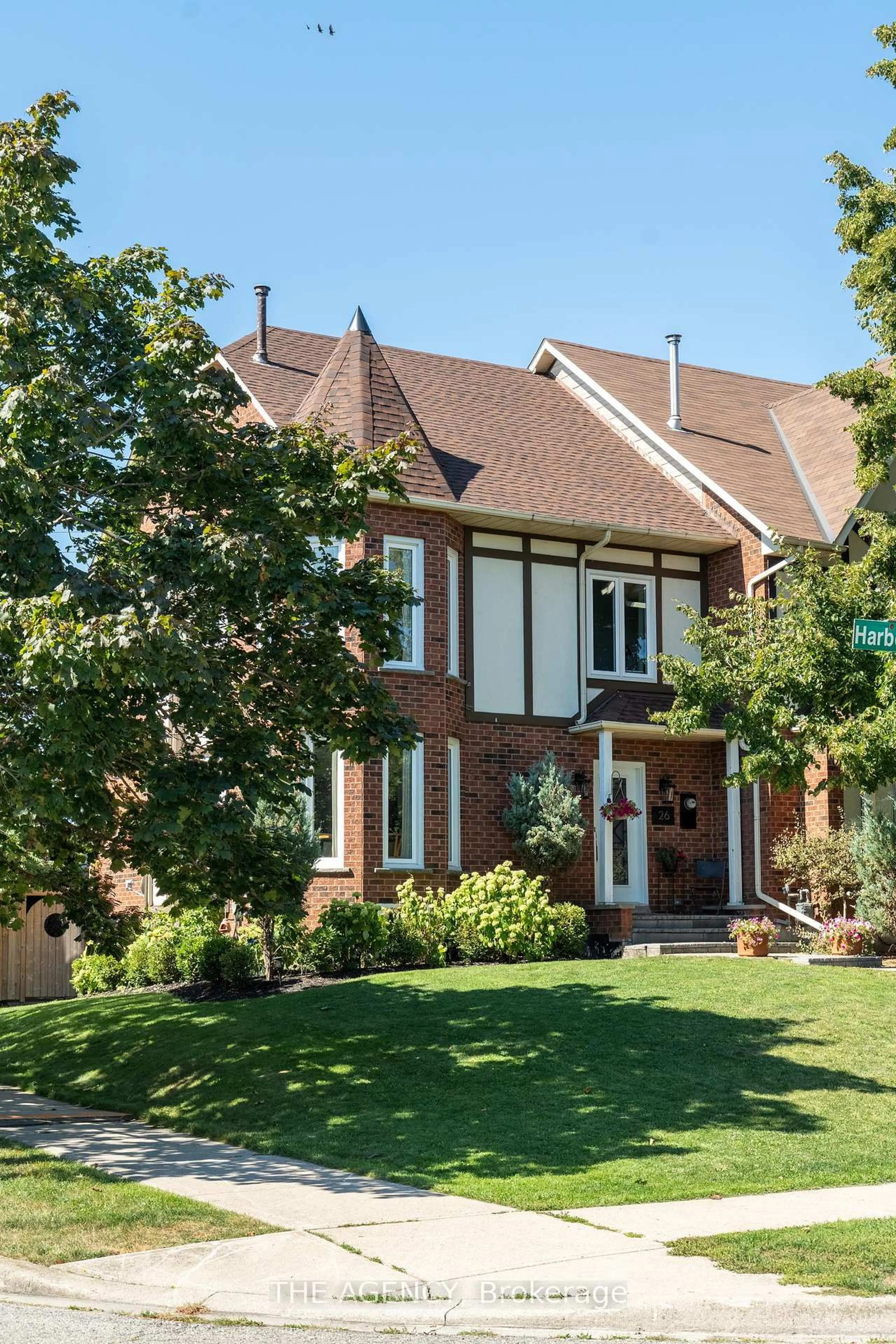 Home with brick exterior material, street for 26 Harbour Dr, Hamilton Ontario L8E 4Z5
