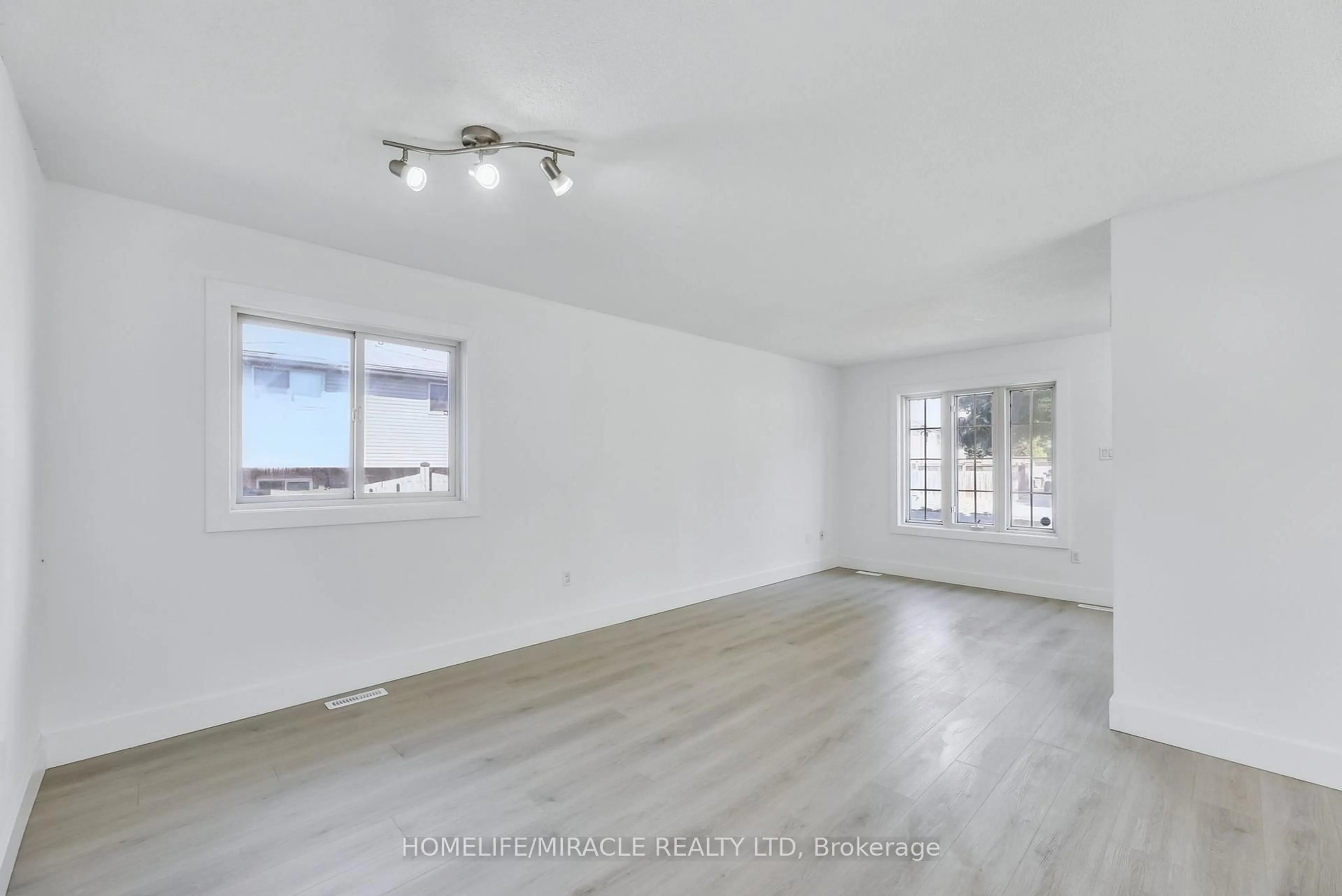 A pic of a room for 291 Portsmouth Cres, London East Ontario N5V 4E1