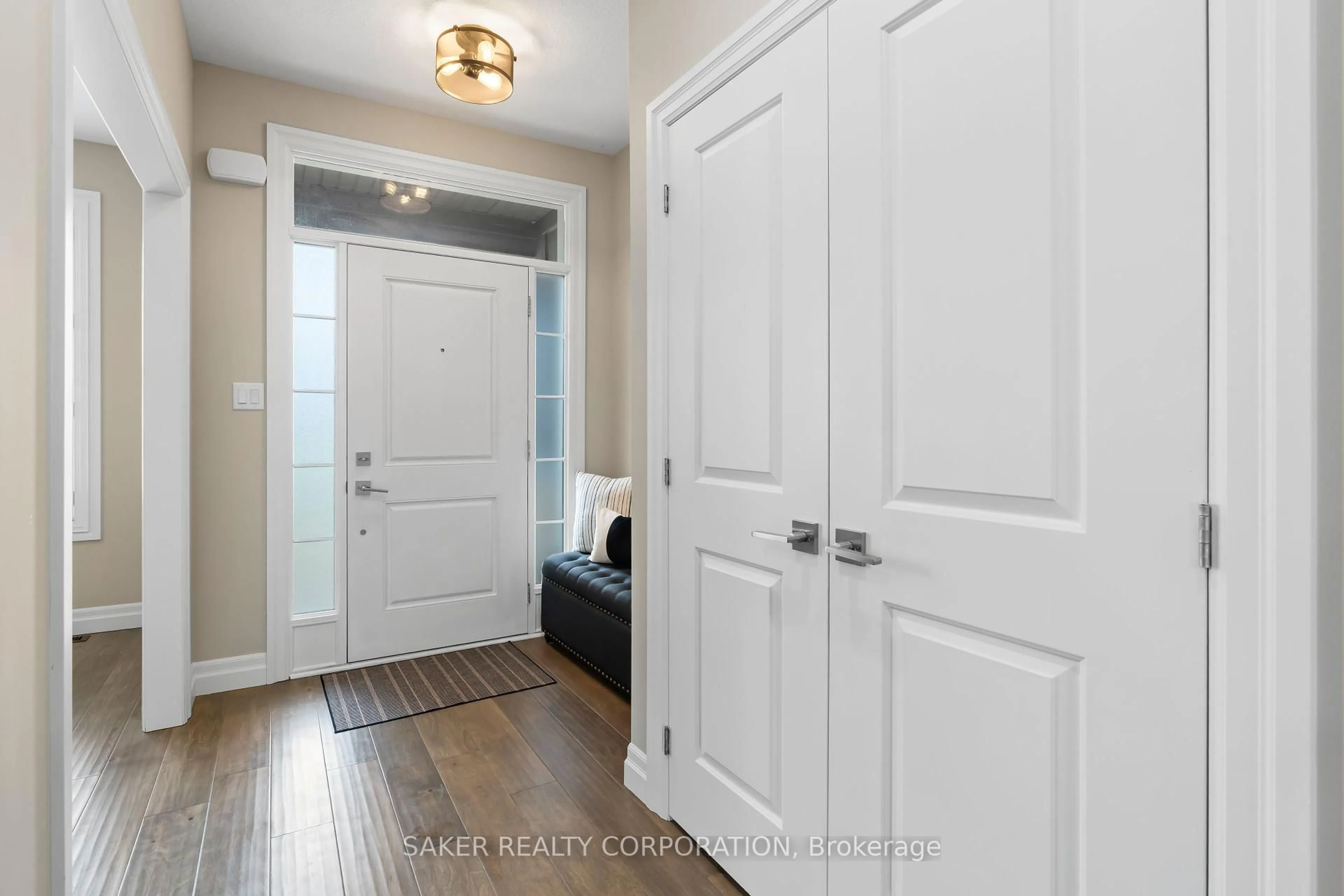 Indoor entryway for 137 Finch Crt, Central Elgin Ontario N0L 1B0