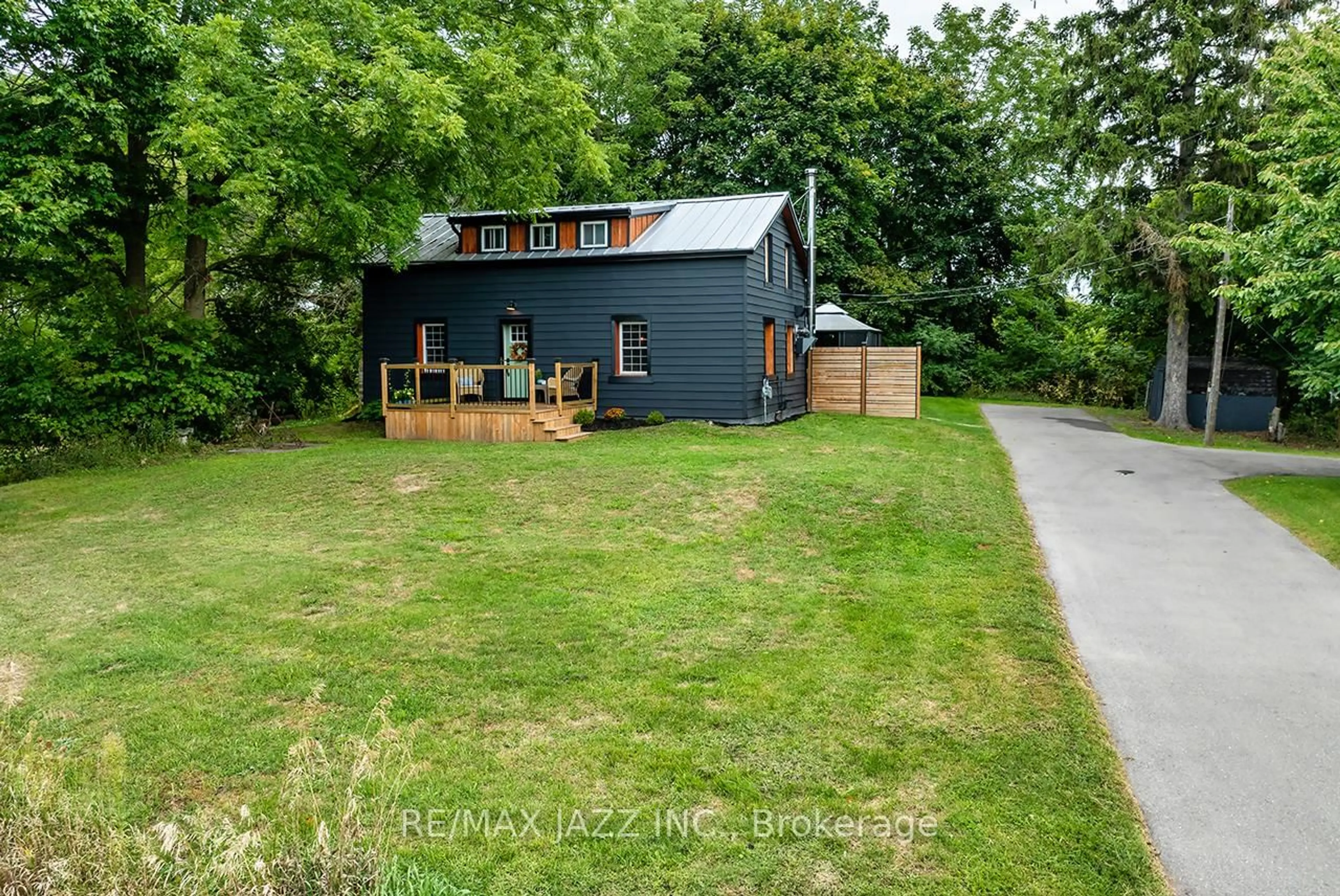 A pic from outside/outdoor area/front of a property/back of a property/a pic from drone, street for 2929 Cornish Hollow Rd, Hamilton Township Ontario K9A 4J9