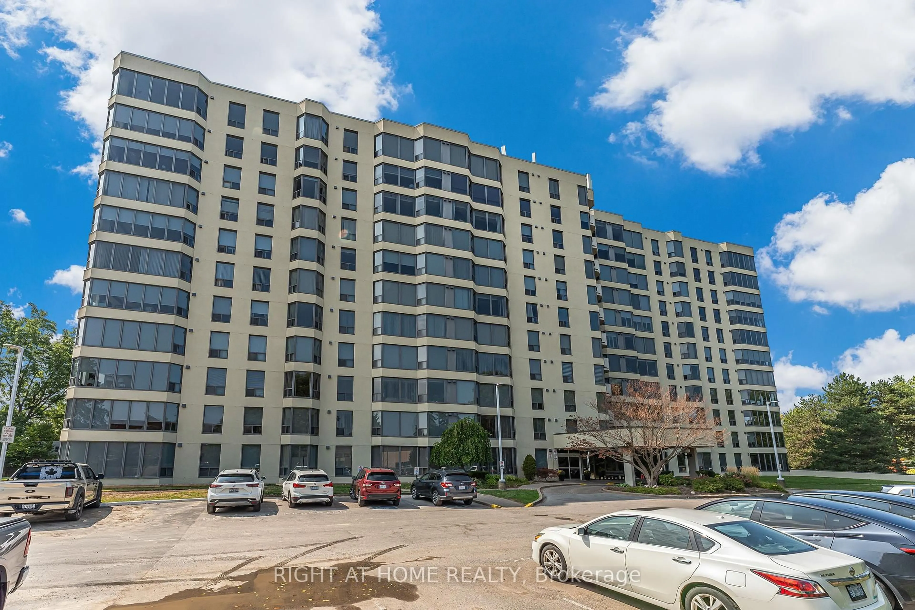 Unknown for 81 Scott St #707, St. Catharines Ontario L2N 7L5