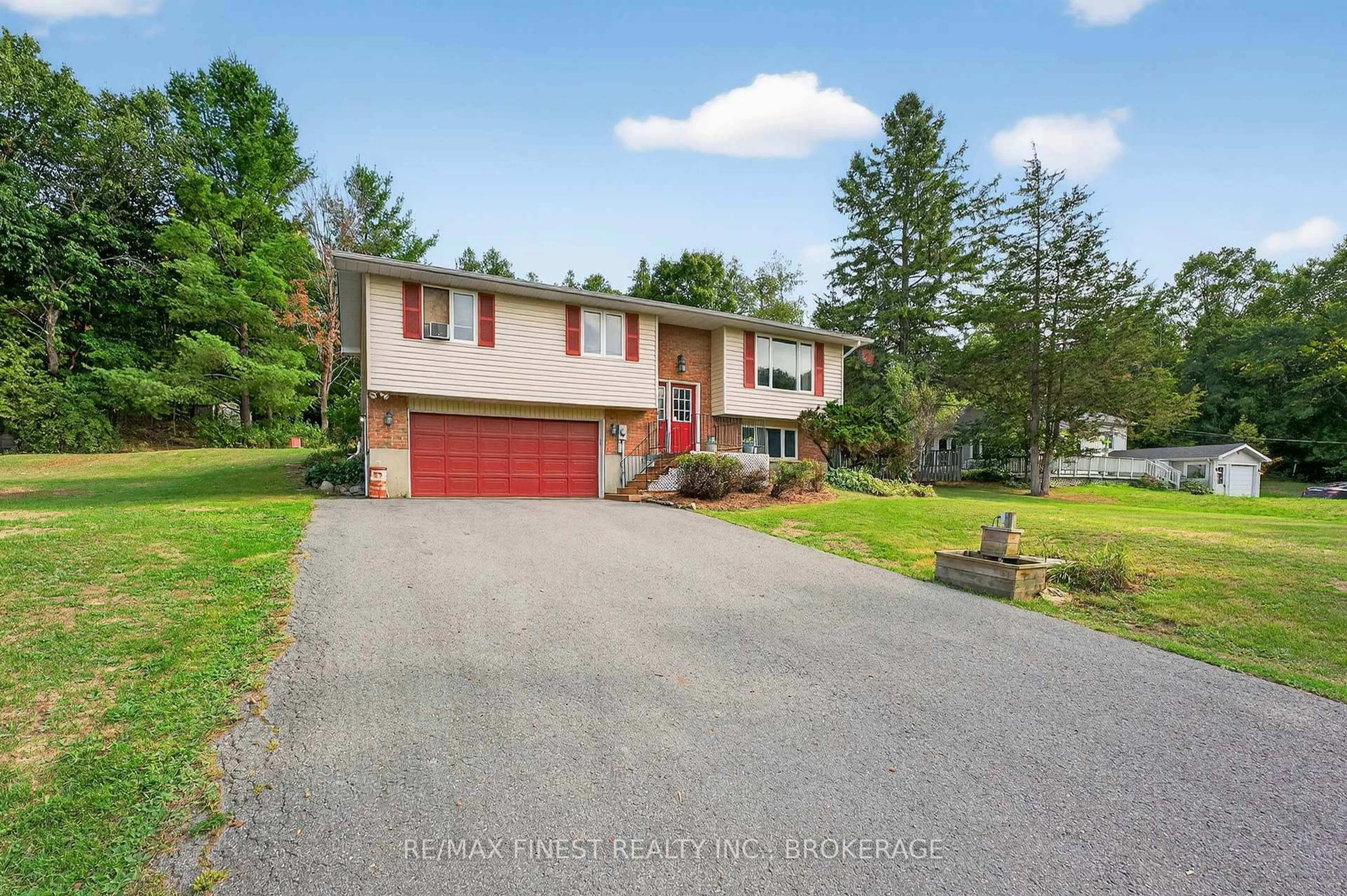 A pic from outside/outdoor area/front of a property/back of a property/a pic from drone, street for 48 Johnson St, Napanee Ontario K0K 1J0