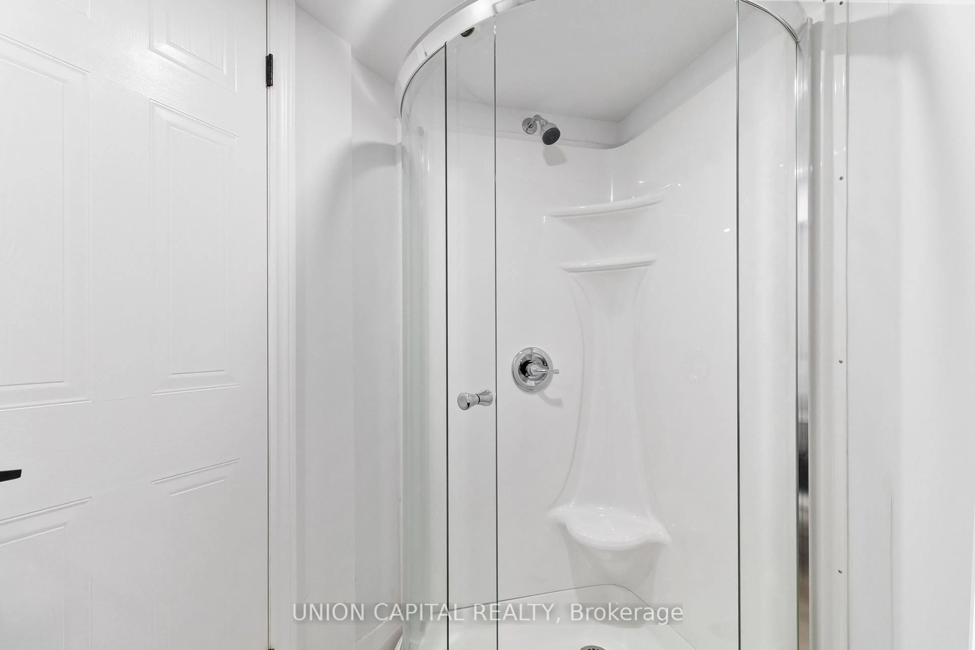 Standard bathroom, unknown for 989 Mapleridge St, London North Ontario N6H 0A6