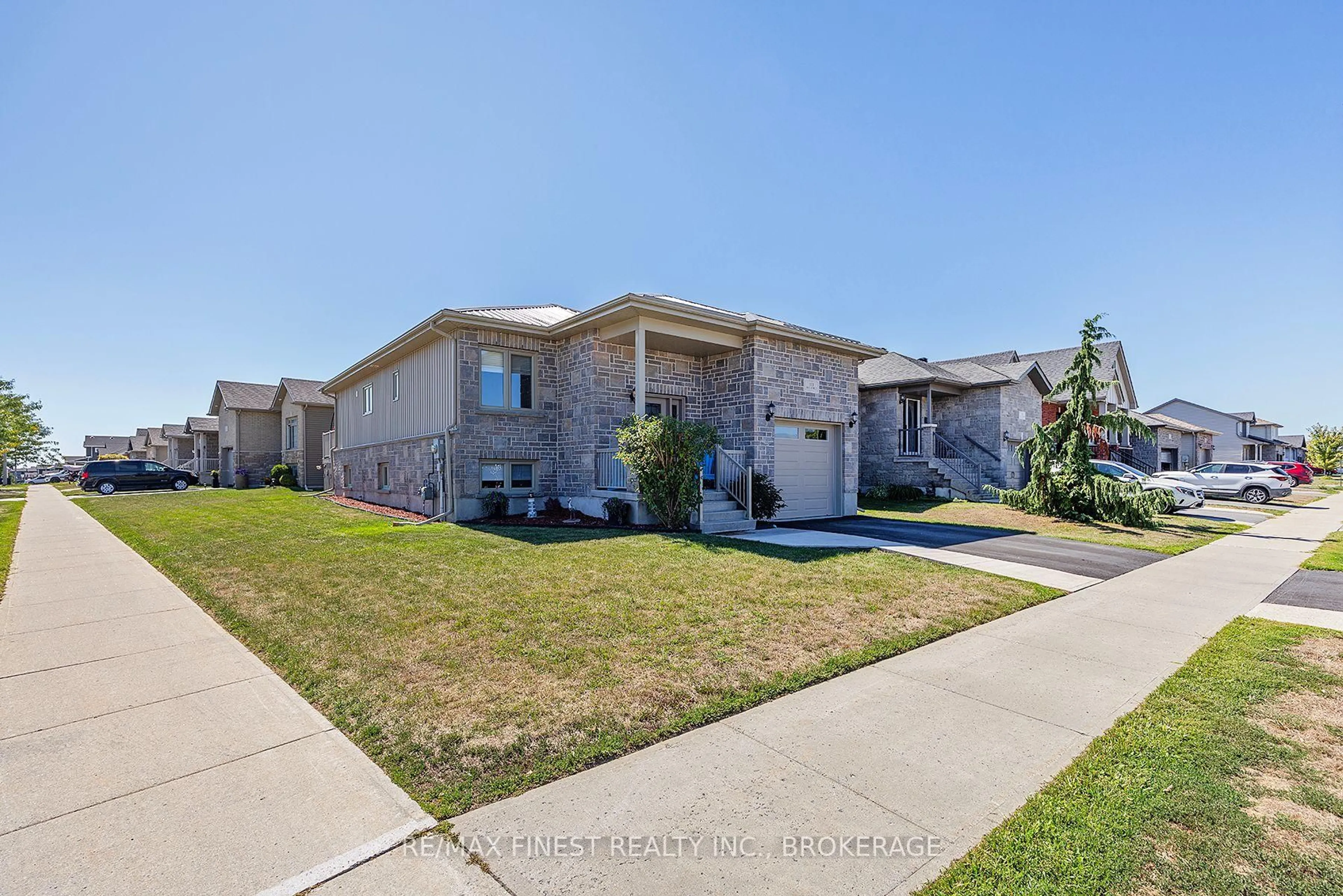 Unknown for 113 Saul St, Bissett Creek Ontario K0H 2H0