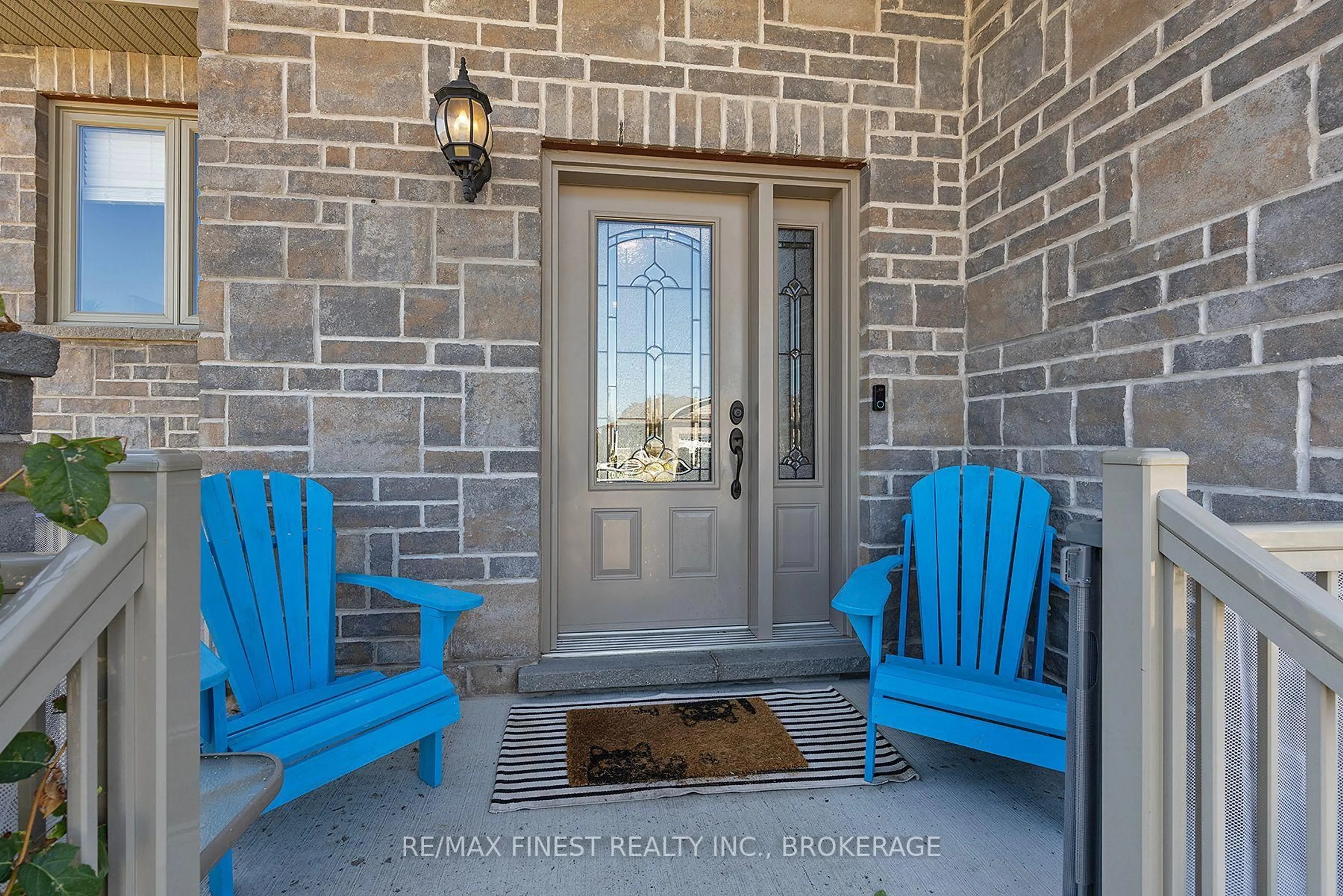 Indoor entryway for 113 Saul St, Bissett Creek Ontario K0H 2H0