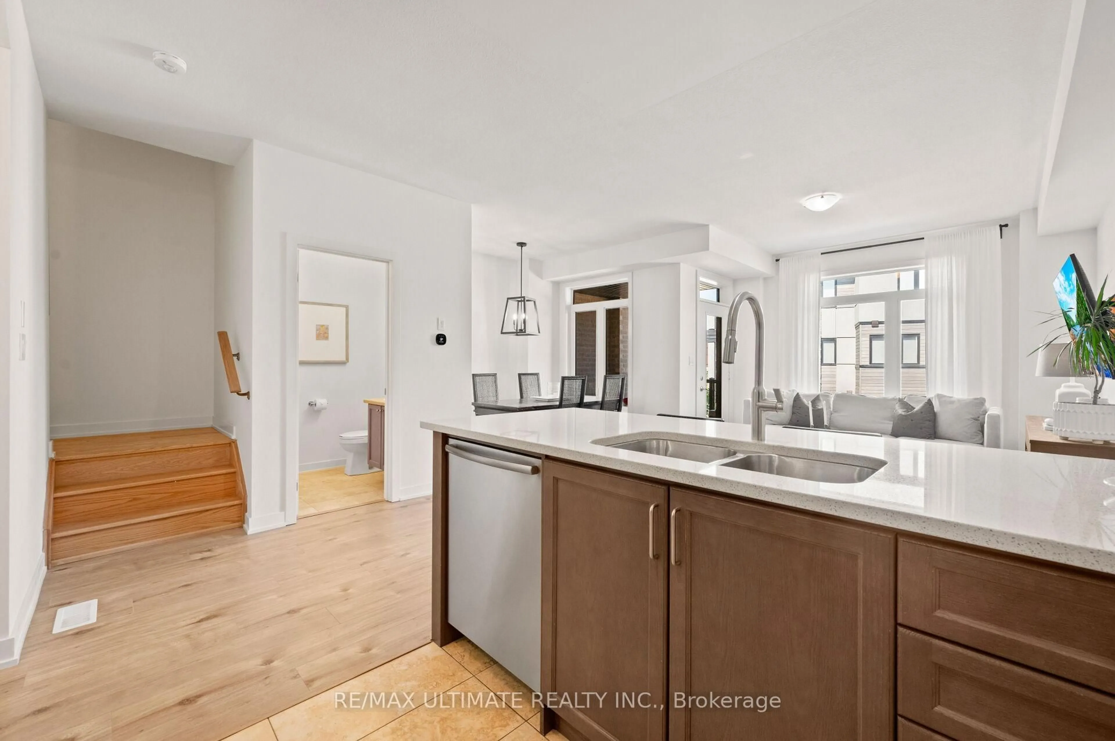 Open concept kitchen, unknown for 590 North Service Rd #79, Hamilton Ontario L8E 0K5