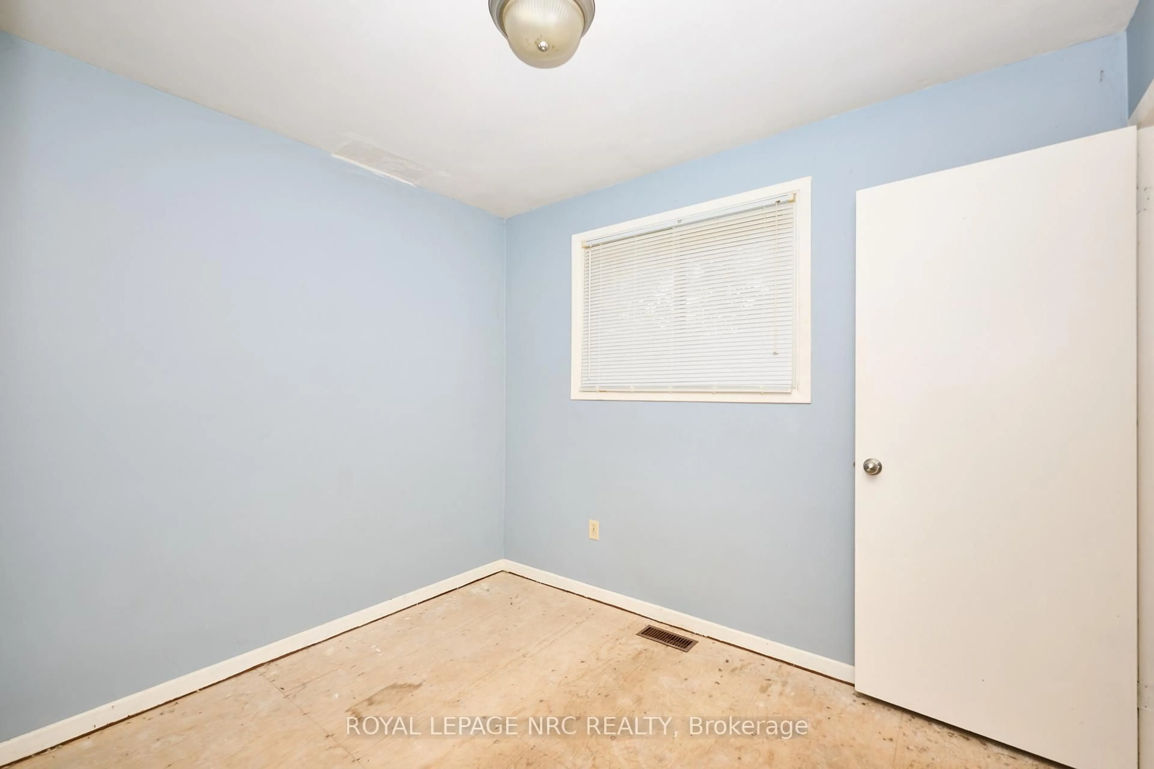 A pic of a room for 4737 MONTROSE Rd, Niagara Falls Ontario L2H 1K4