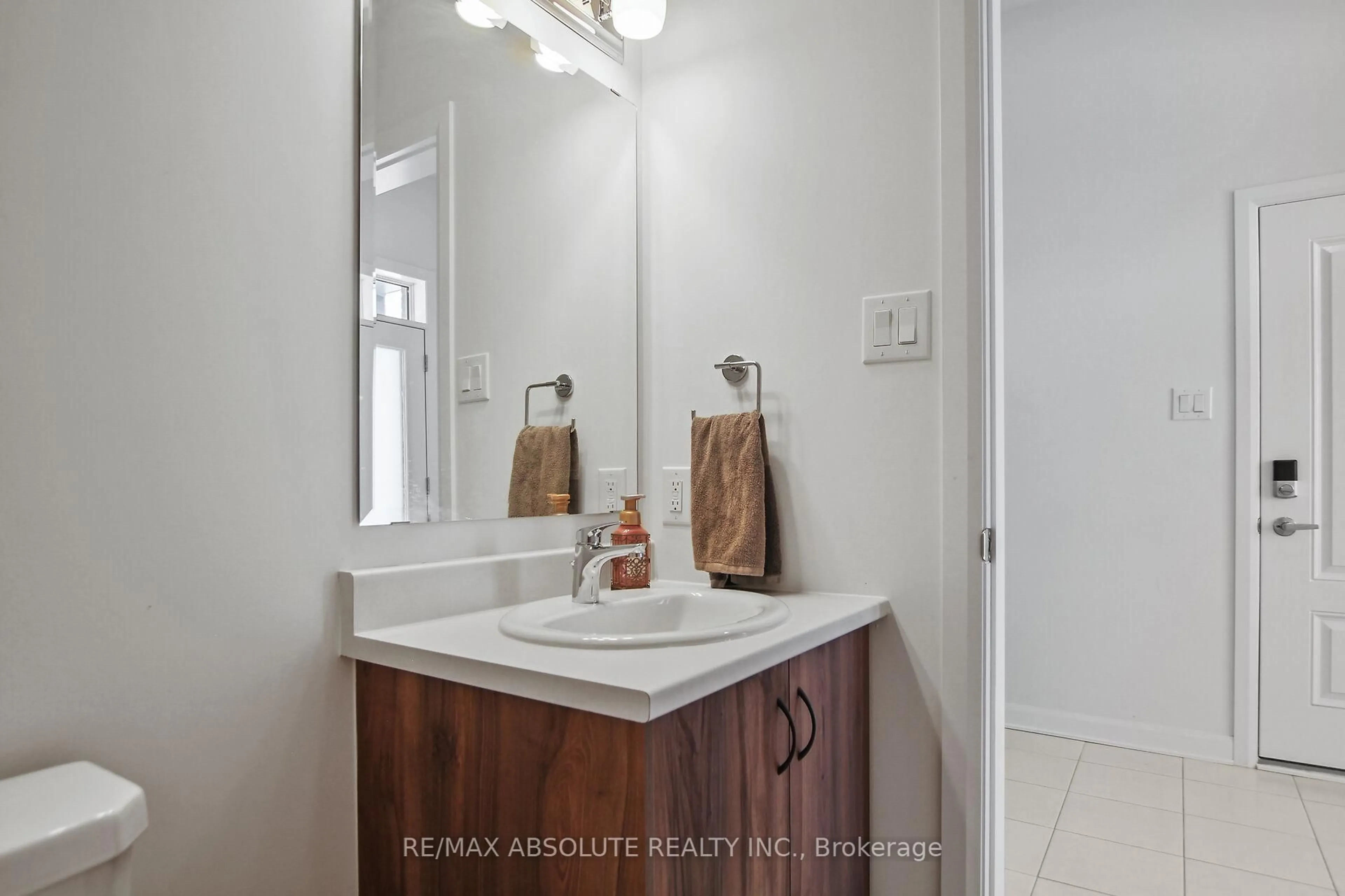 Contemporary bathroom, ceramic/tile floor for 145 Invention Blvd, Kanata Ontario K2W 0L9