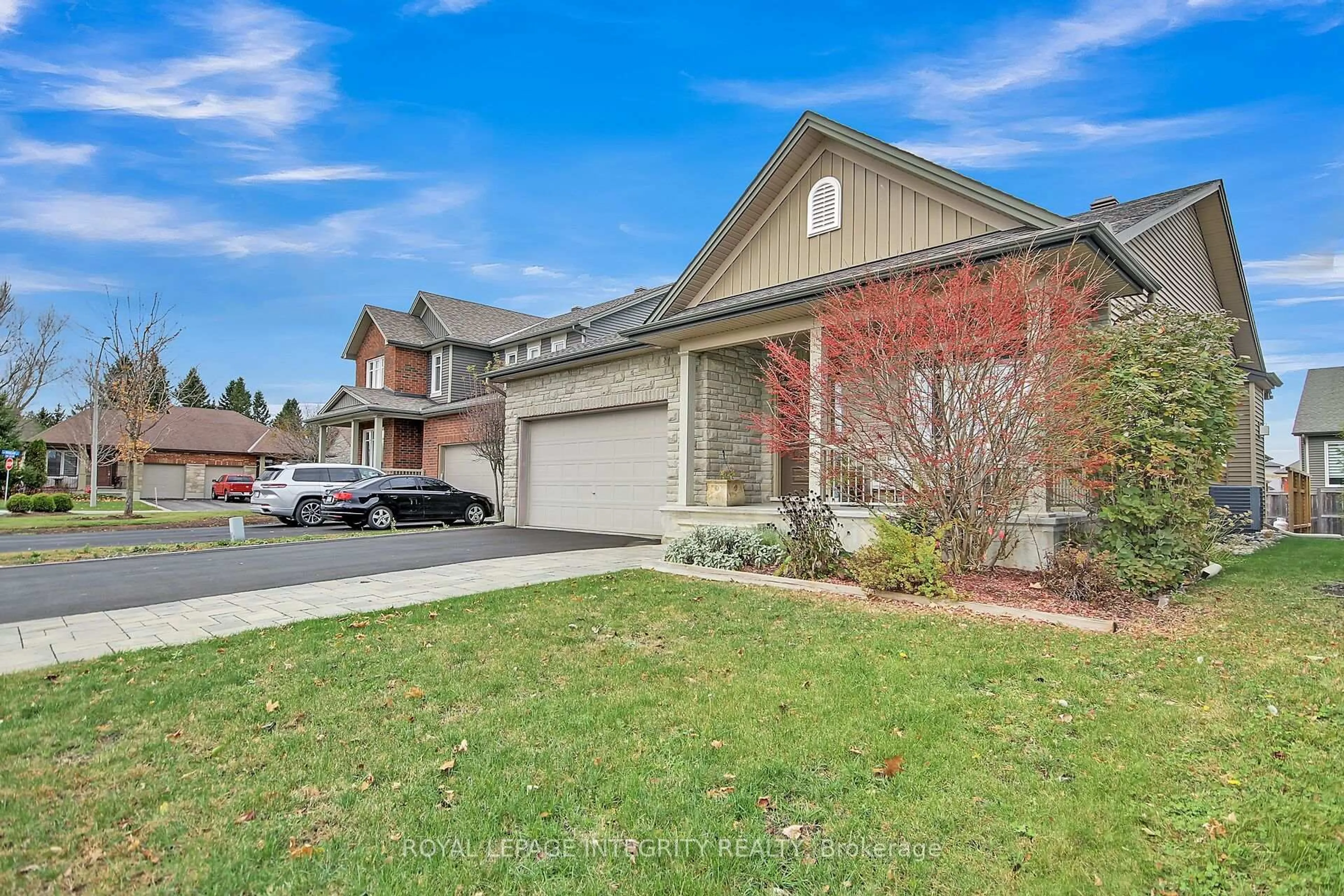 Home with brick exterior material, street for 15 York Crossing, Russell Ontario K4R 0C4