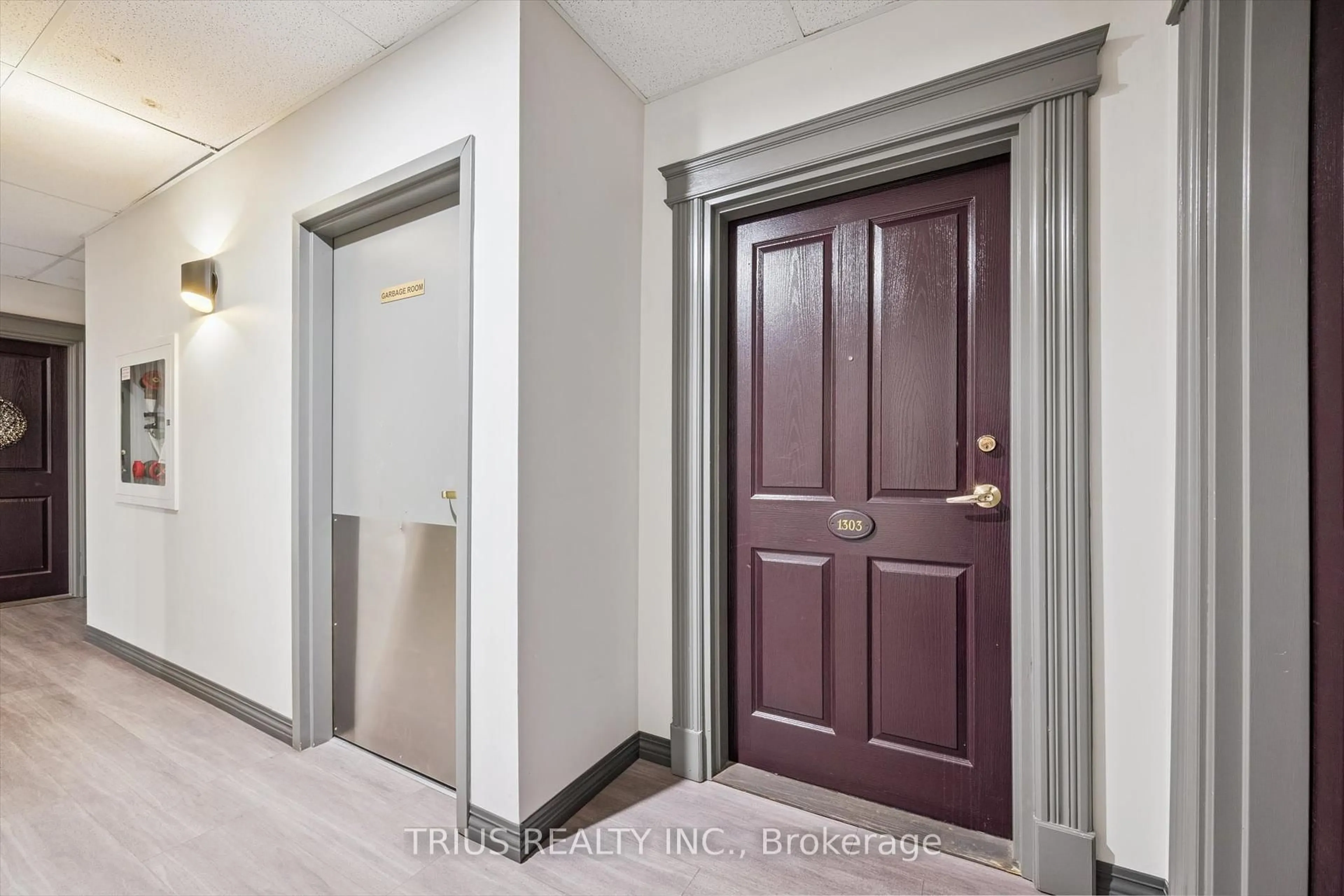 Indoor entryway for 255 Keats Way #1303, Waterloo Ontario N2L 6N6