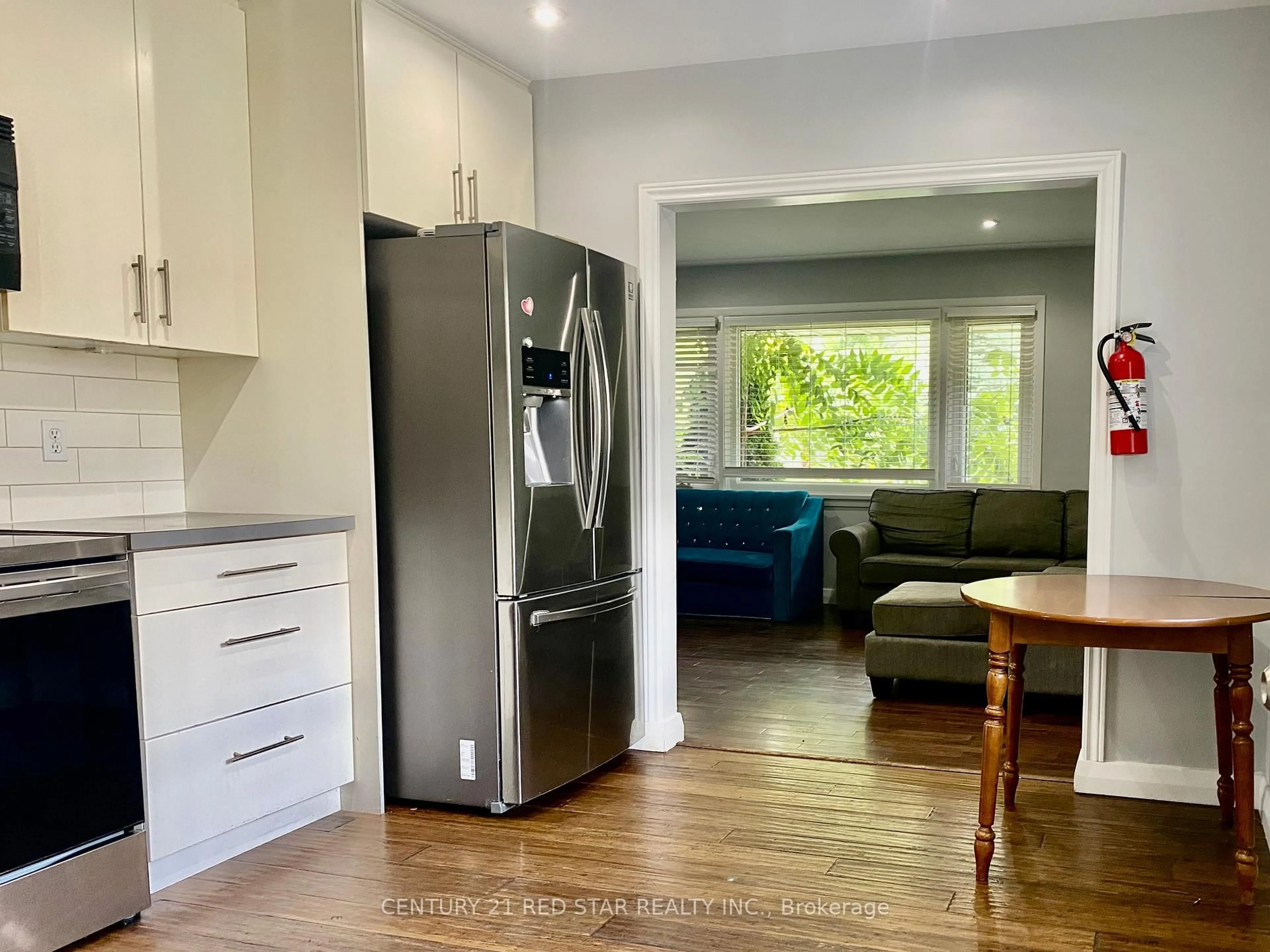 Open concept kitchen, unknown for 107 Ellis Cres, Waterloo Ontario N2J 2C1