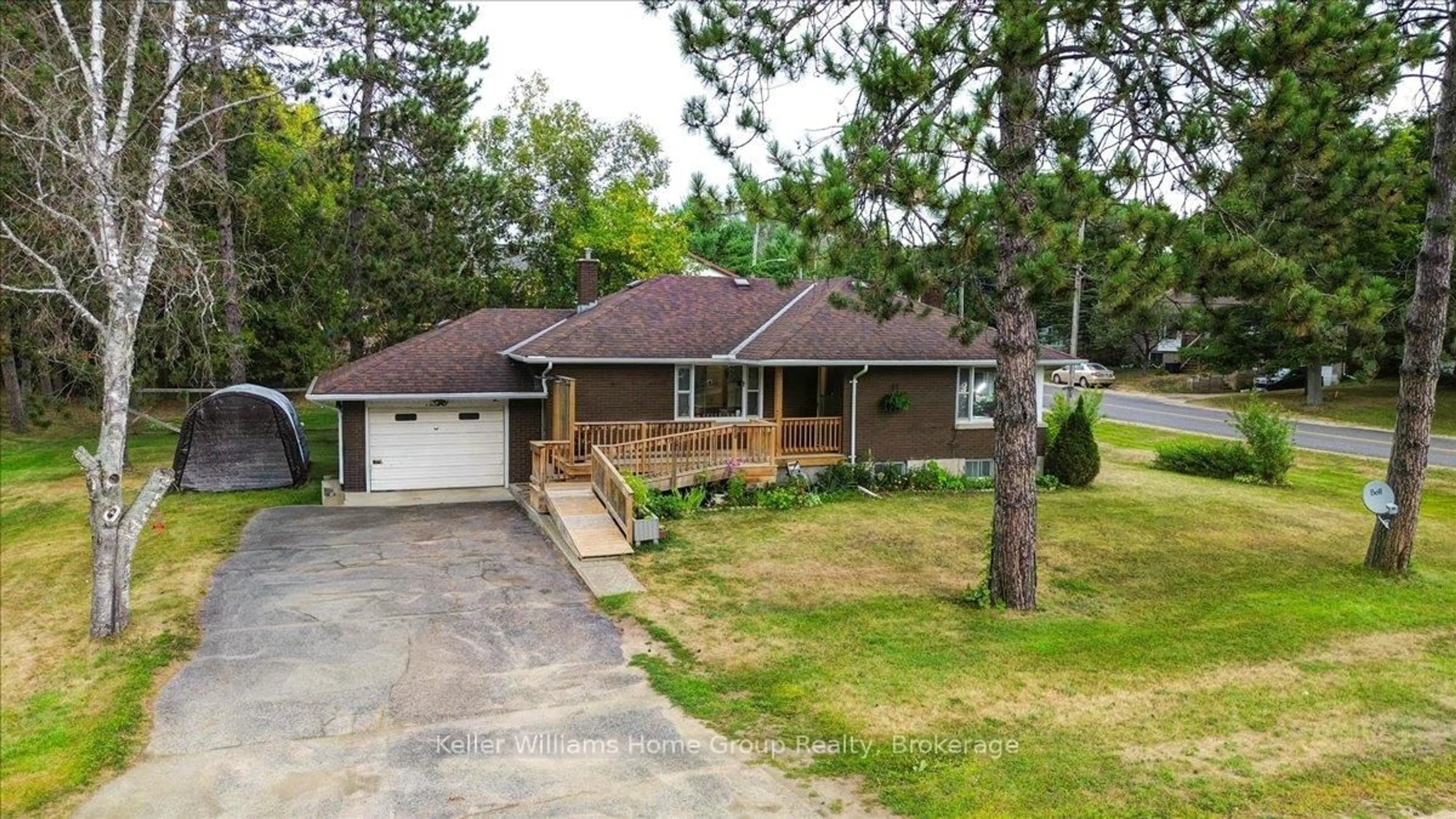 A pic from outside/outdoor area/front of a property/back of a property/a pic from drone, street for 2 EASTON Ave, Bancroft Ontario K0L 1C0
