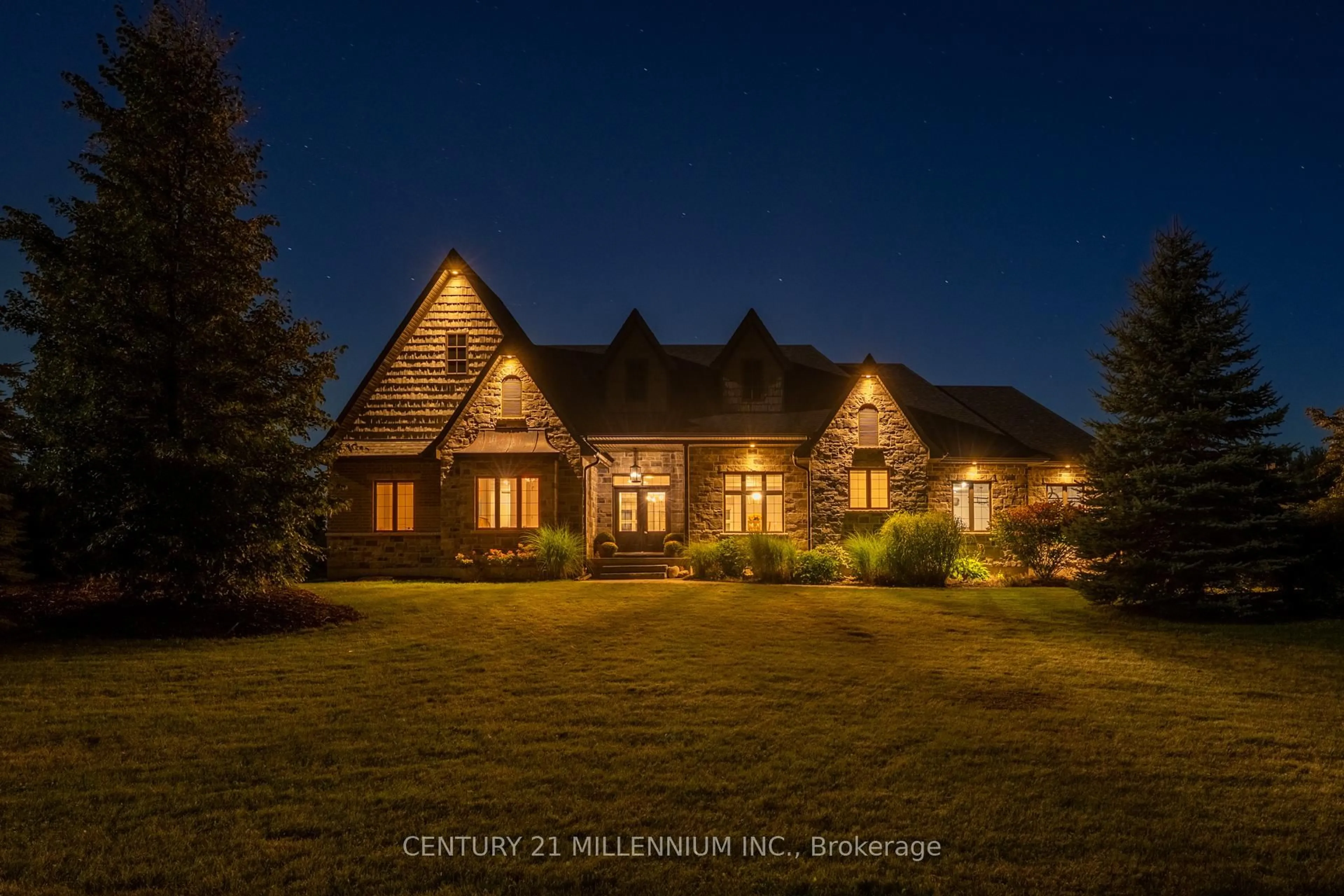 Home with brick exterior material, building for 5840 Tenth Line, Erin Ontario N0G 1T0
