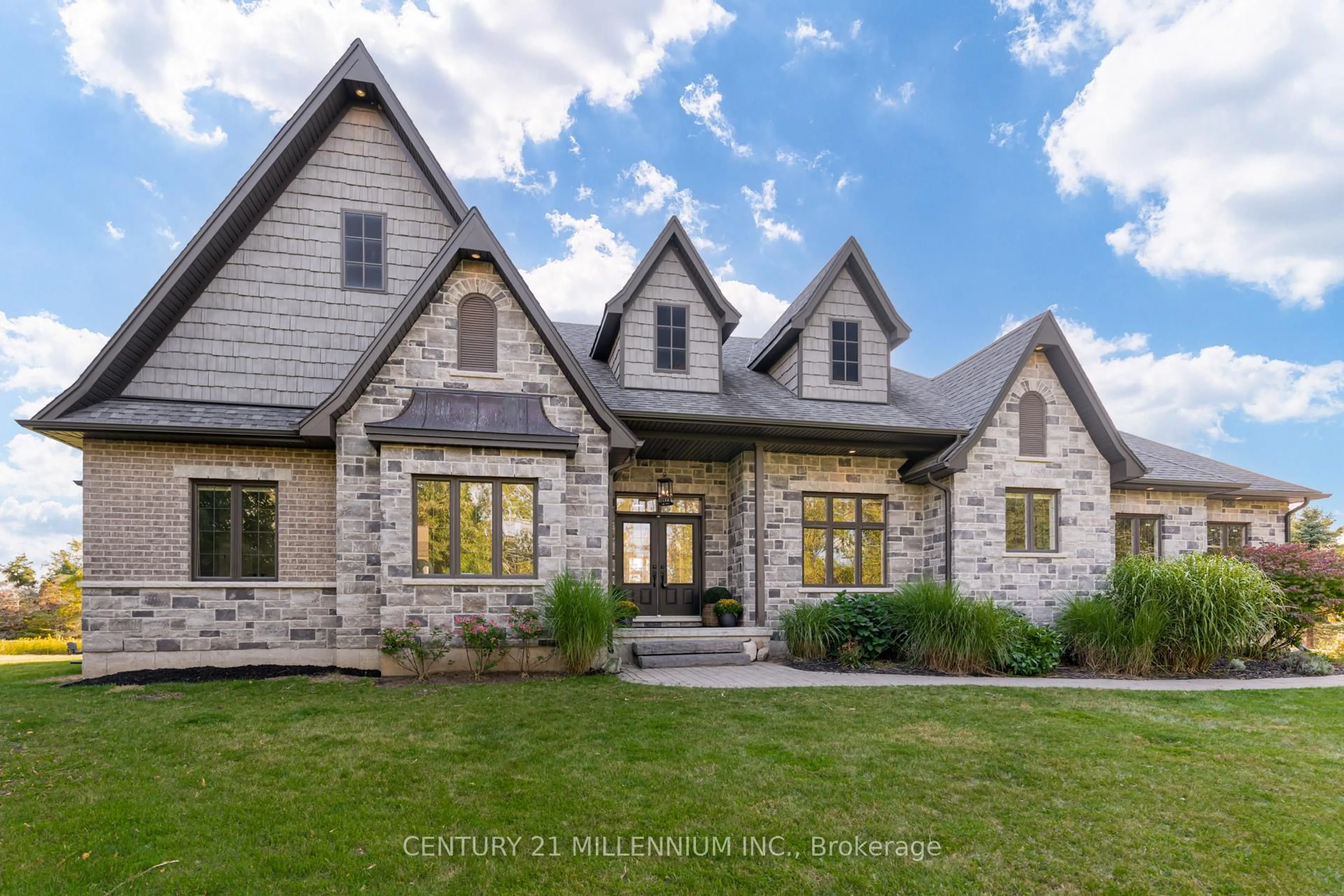Home with brick exterior material, mountain view for 5840 Tenth Line, Erin Ontario N0G 1T0