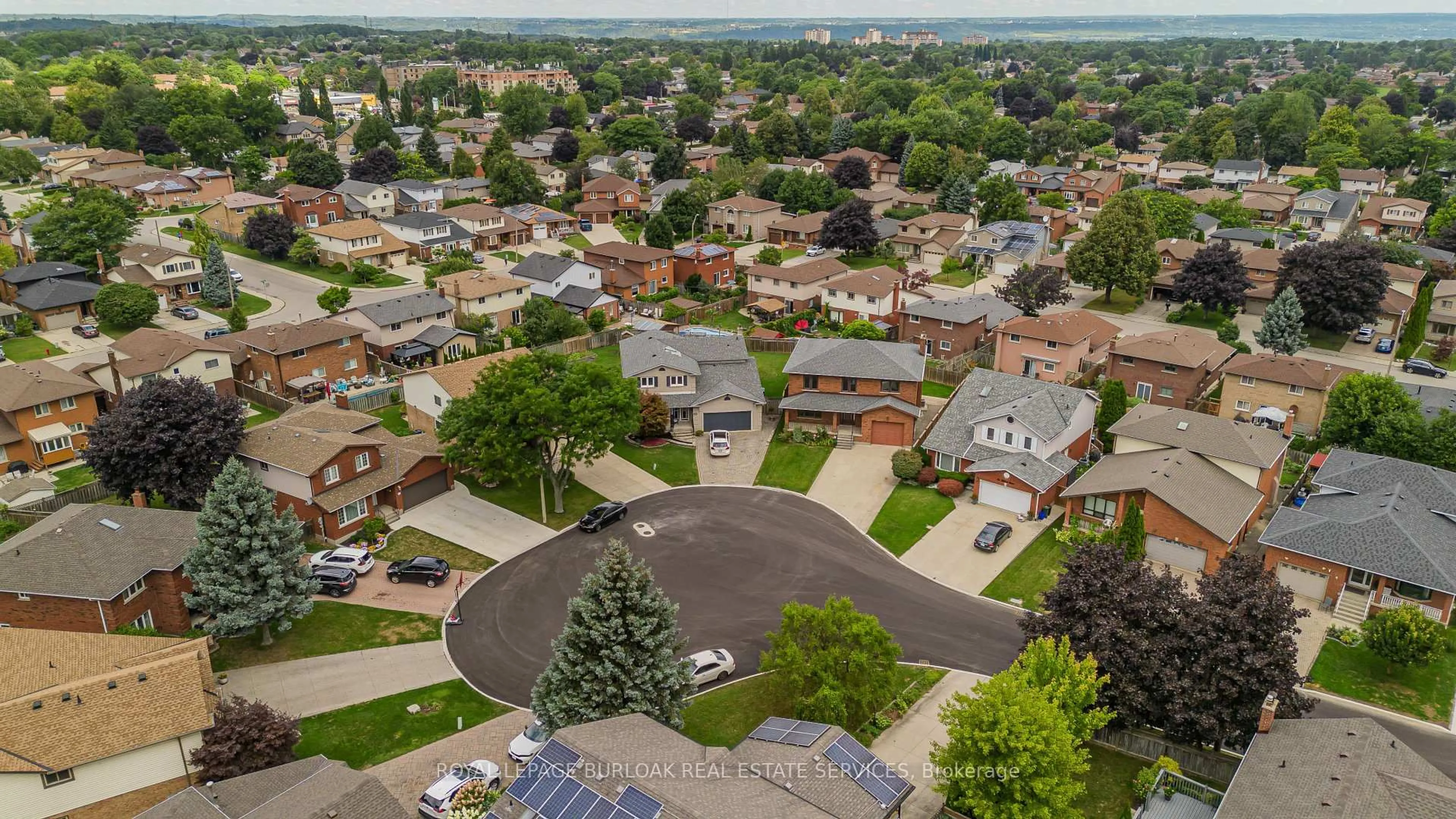 A pic from outside/outdoor area/front of a property/back of a property/a pic from drone, street for 18 Marcel Pl, Hamilton Ontario L9B 1W3