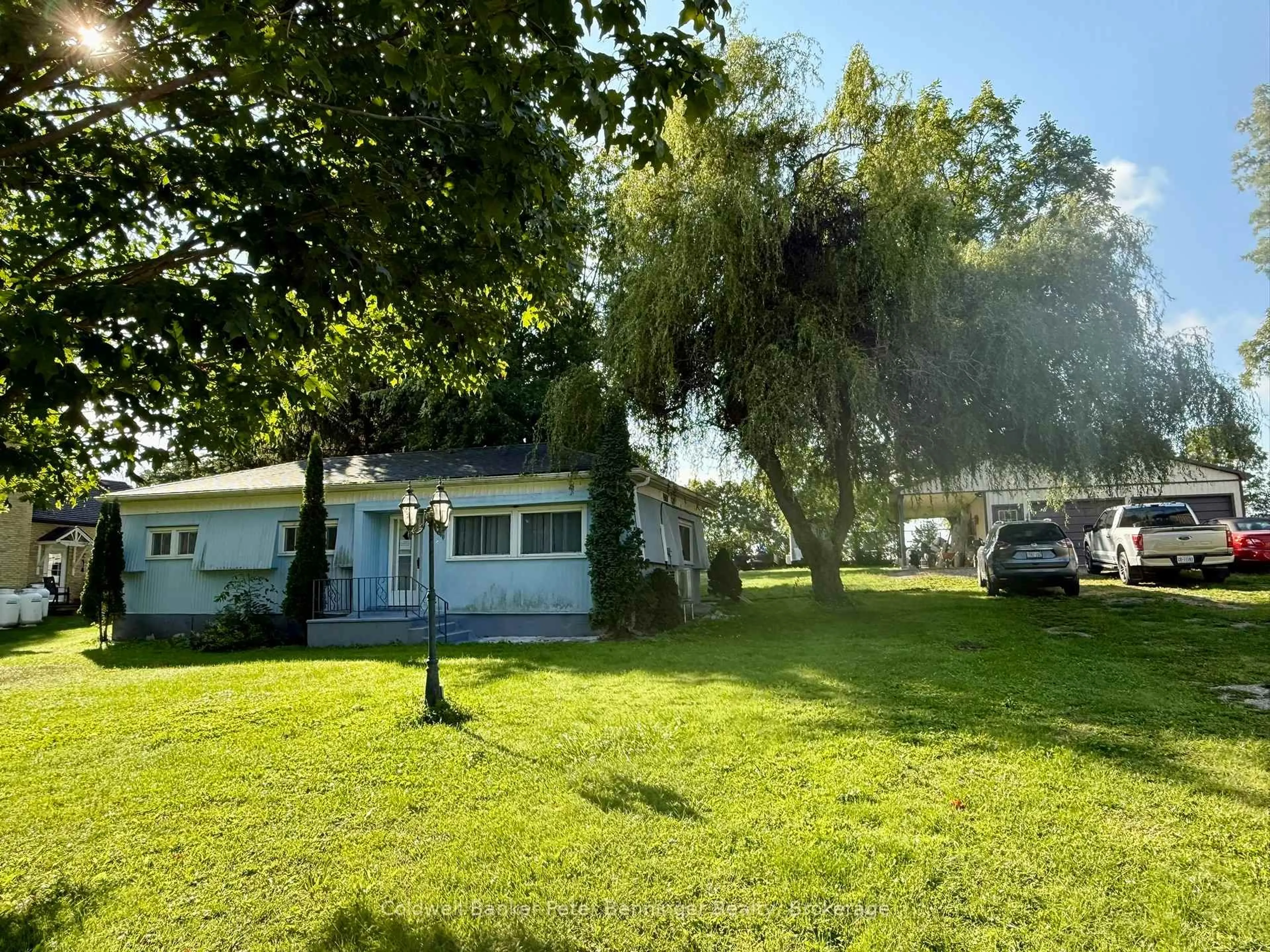 A pic from outside/outdoor area/front of a property/back of a property/a pic from drone, unknown for 17 Concession 6 Concession, Brockton Ontario N0G 1K0