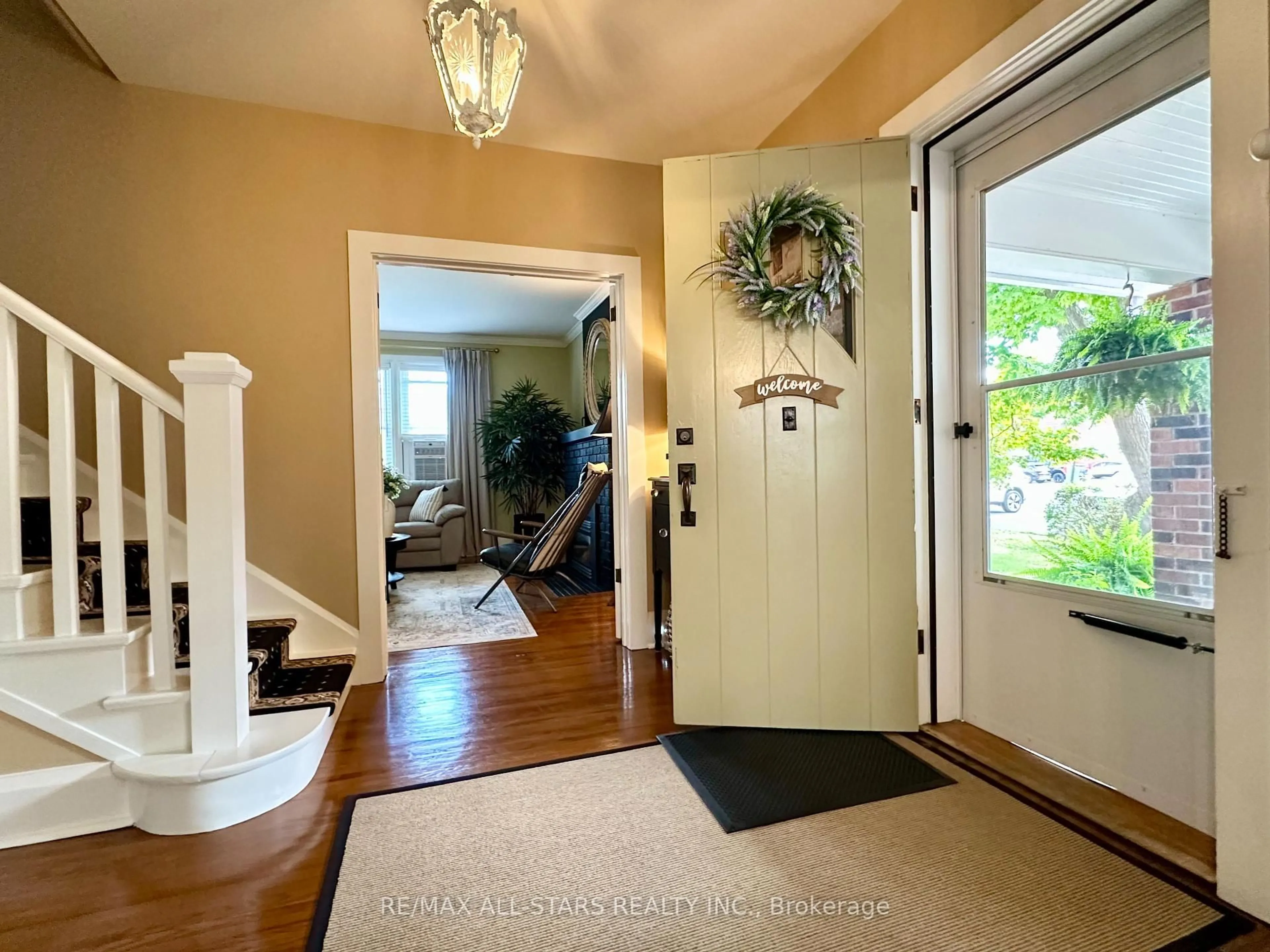 Indoor entryway for 18 Joseph St, Kawartha Lakes Ontario K0M 1A0