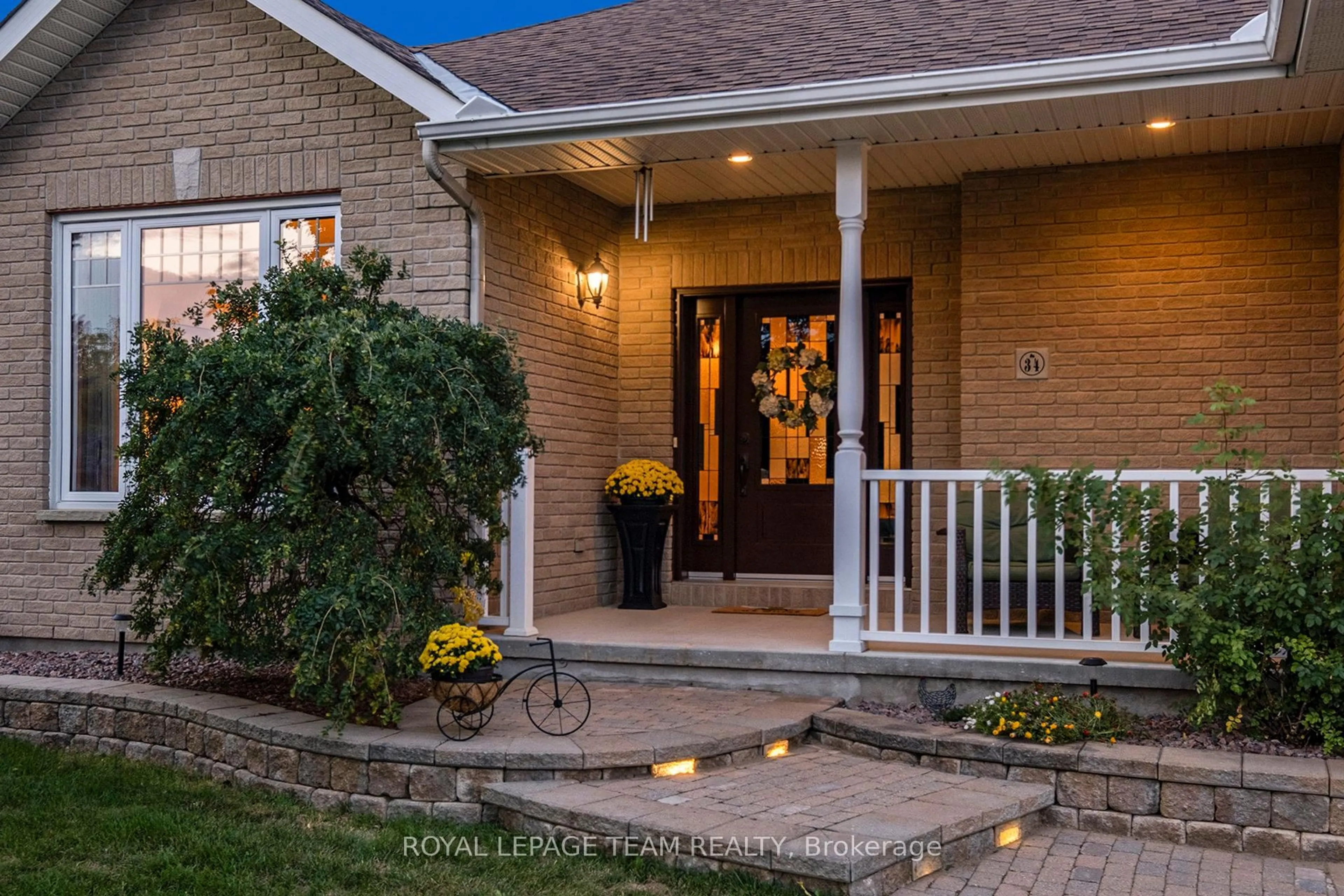 Home with brick exterior material, street for 34 Rochelle Dr, Richmond Ontario K0A 2Z0