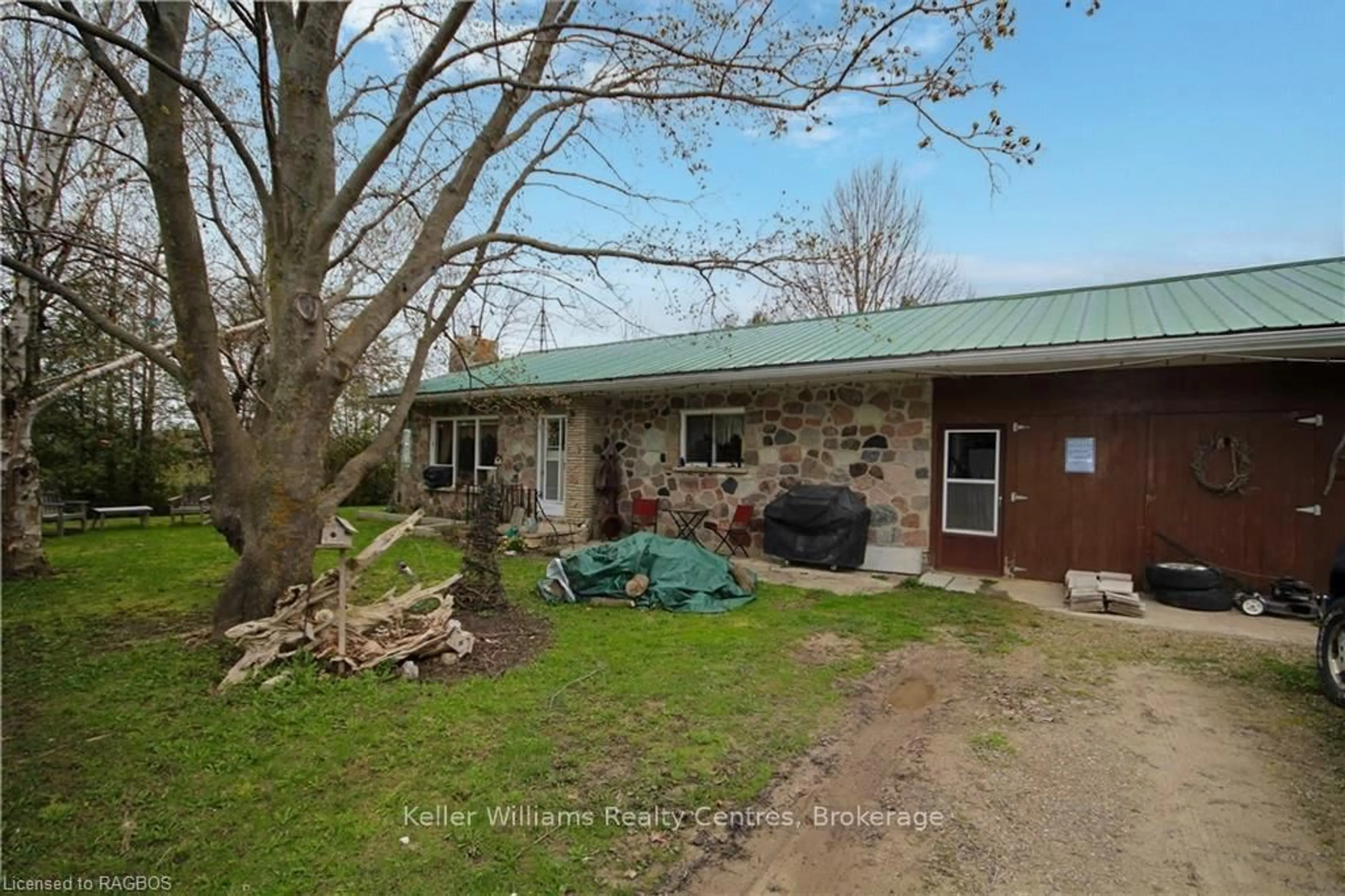 A pic from outside/outdoor area/front of a property/back of a property/a pic from drone, unknown for 387 SPRY LAKE Rd, South Bruce Peninsula Ontario N0H 2T0