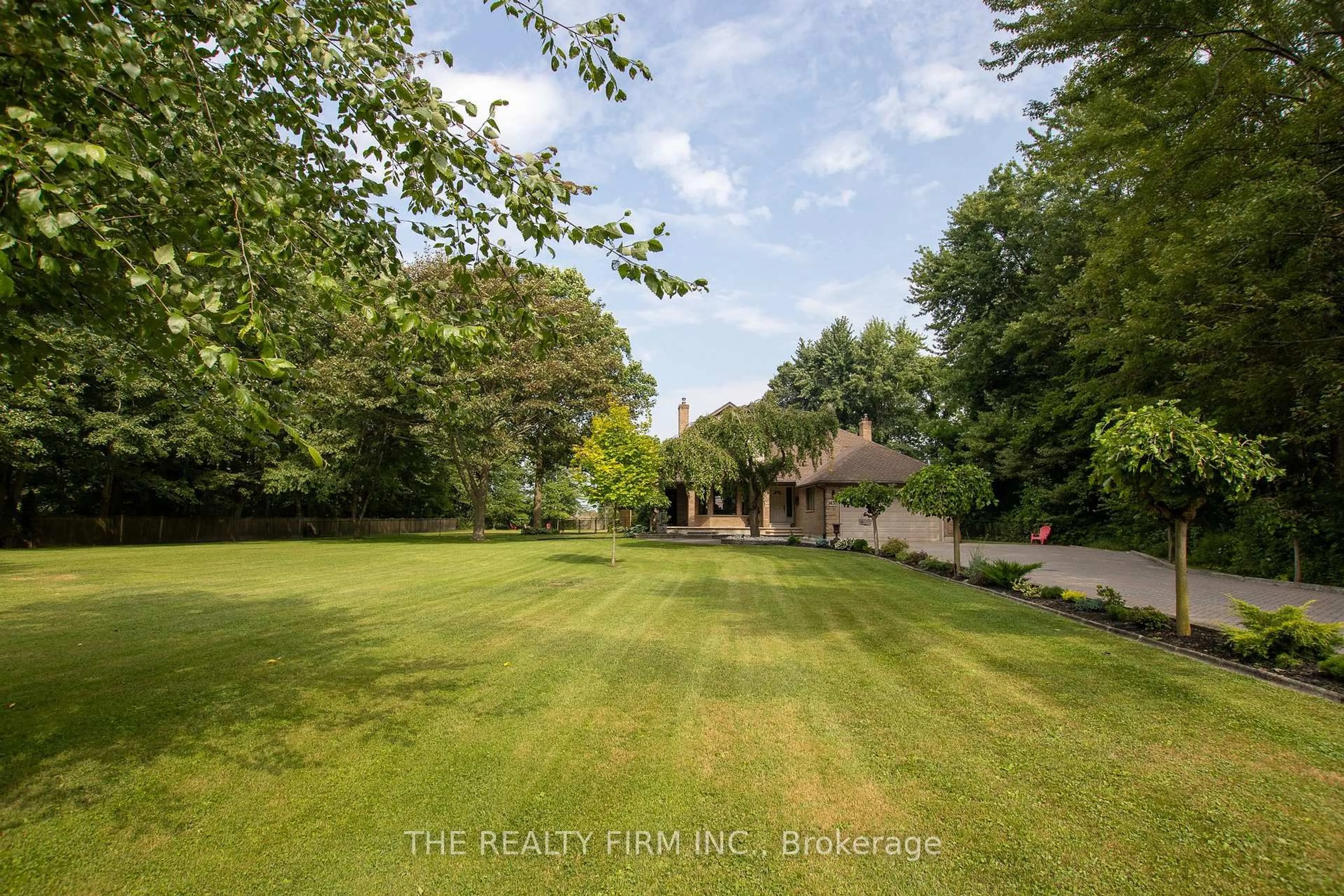 A pic from outside/outdoor area/front of a property/back of a property/a pic from drone, unknown for 145 Walker St, West Elgin Ontario N0L 2P0