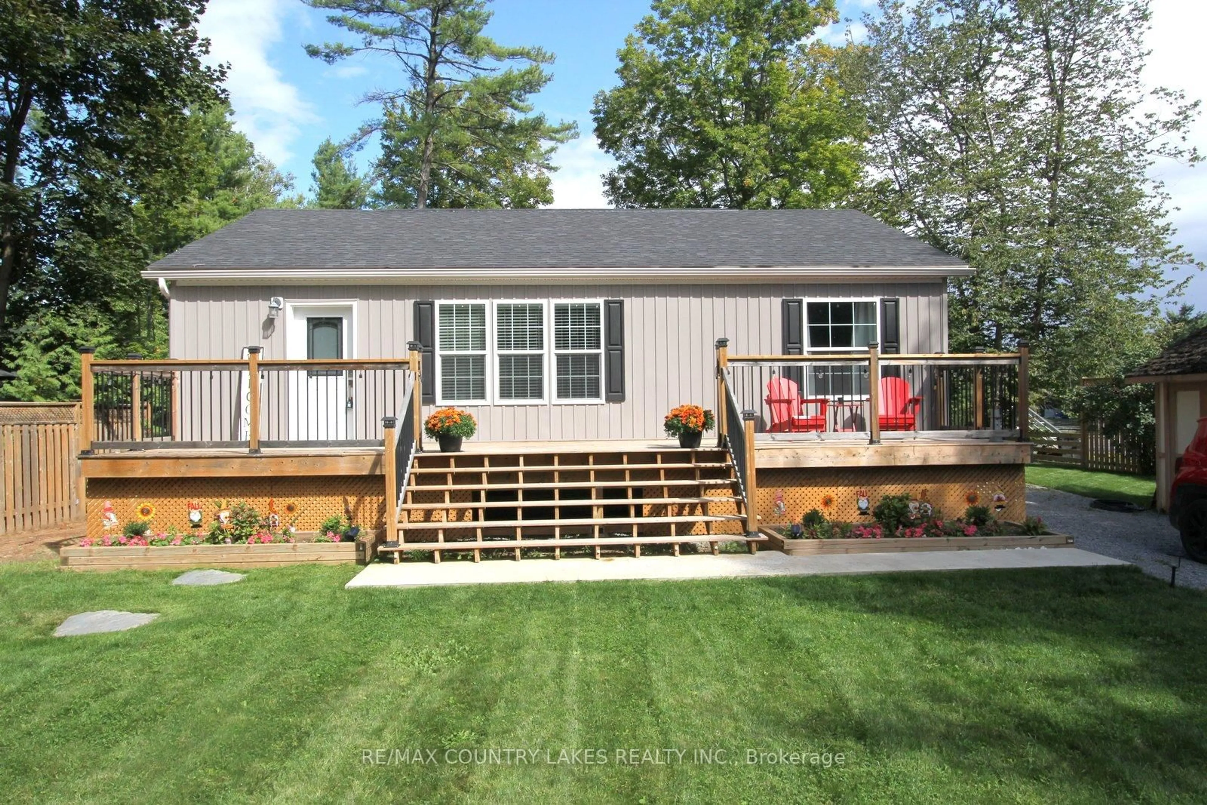 Home with vinyl exterior material, unknown for 113 Stanley Rd, Kawartha Lakes Ontario K0M 2T0