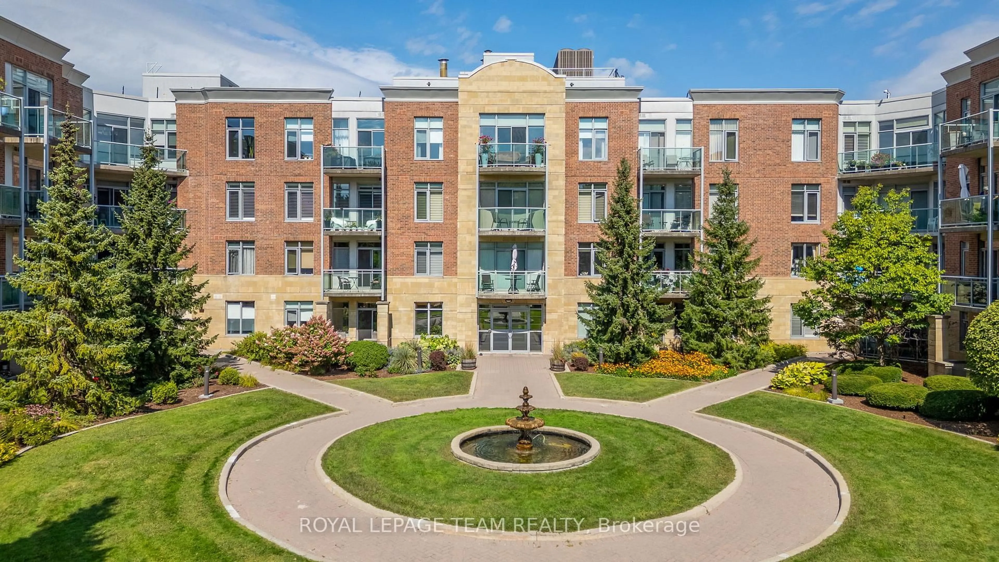 A pic from outside/outdoor area/front of a property/back of a property/a pic from drone, building for 205 Bolton St #217, Ottawa Ontario K1N 1K7