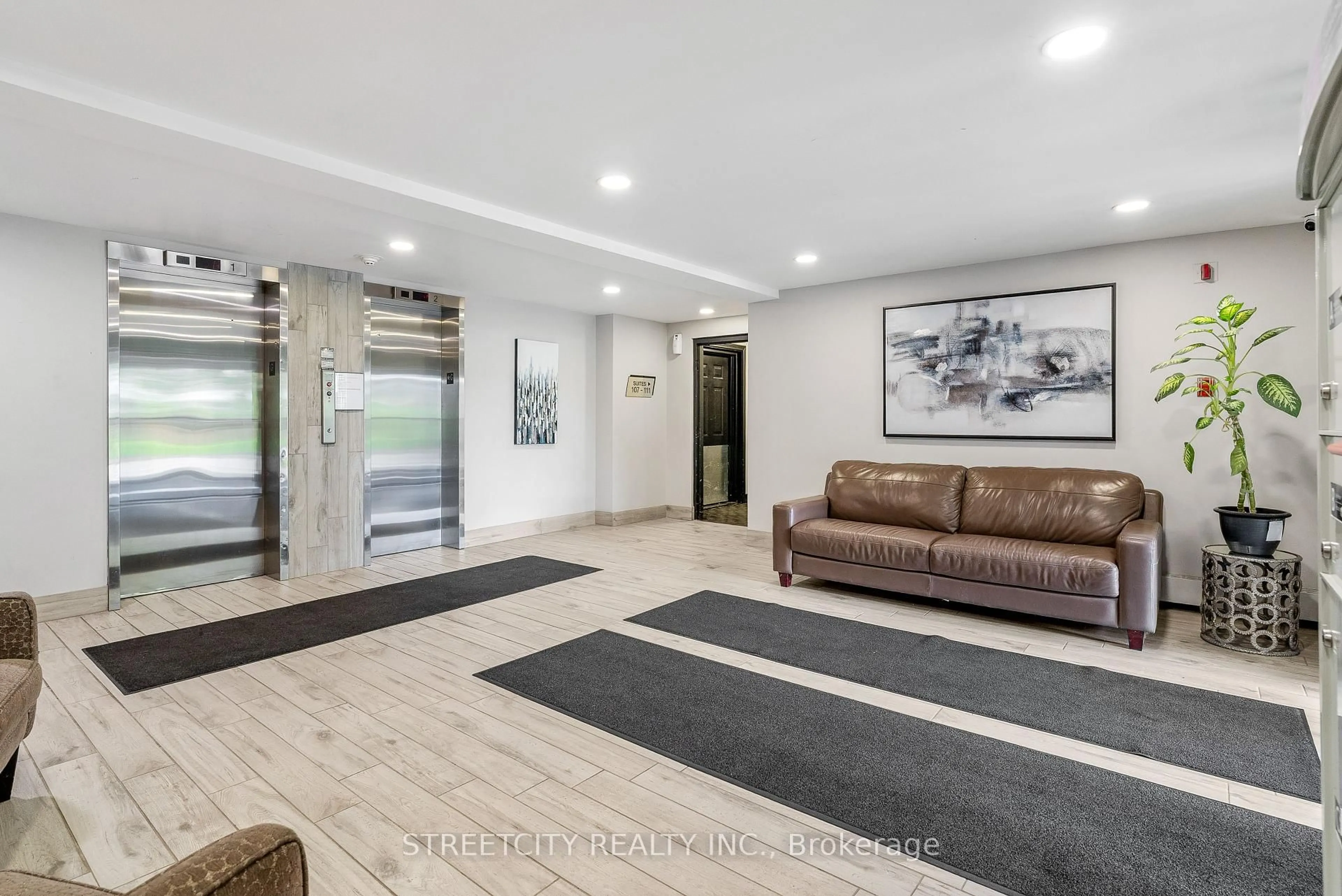 Unknown for 931 Wonderland Rd #504, London South Ontario N6K 2X6