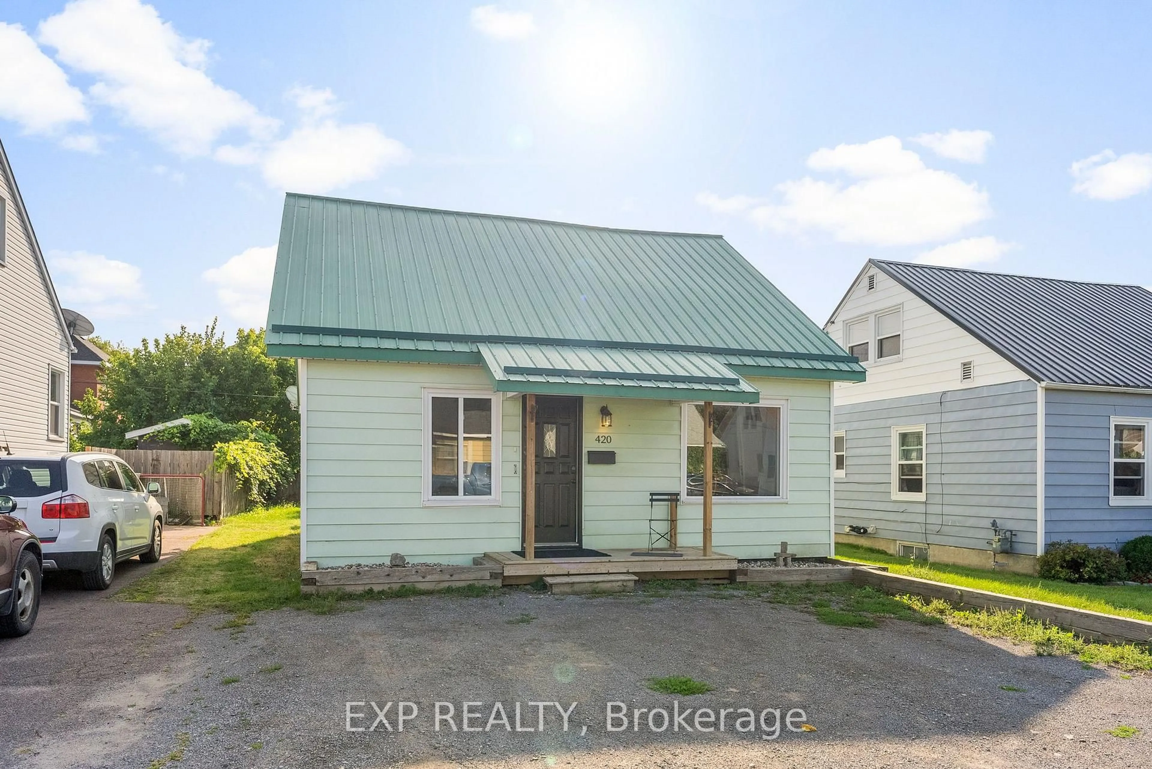 A pic from outside/outdoor area/front of a property/back of a property/a pic from drone, building for 420 Dominion St, Renfrew Ontario K7V 1H6
