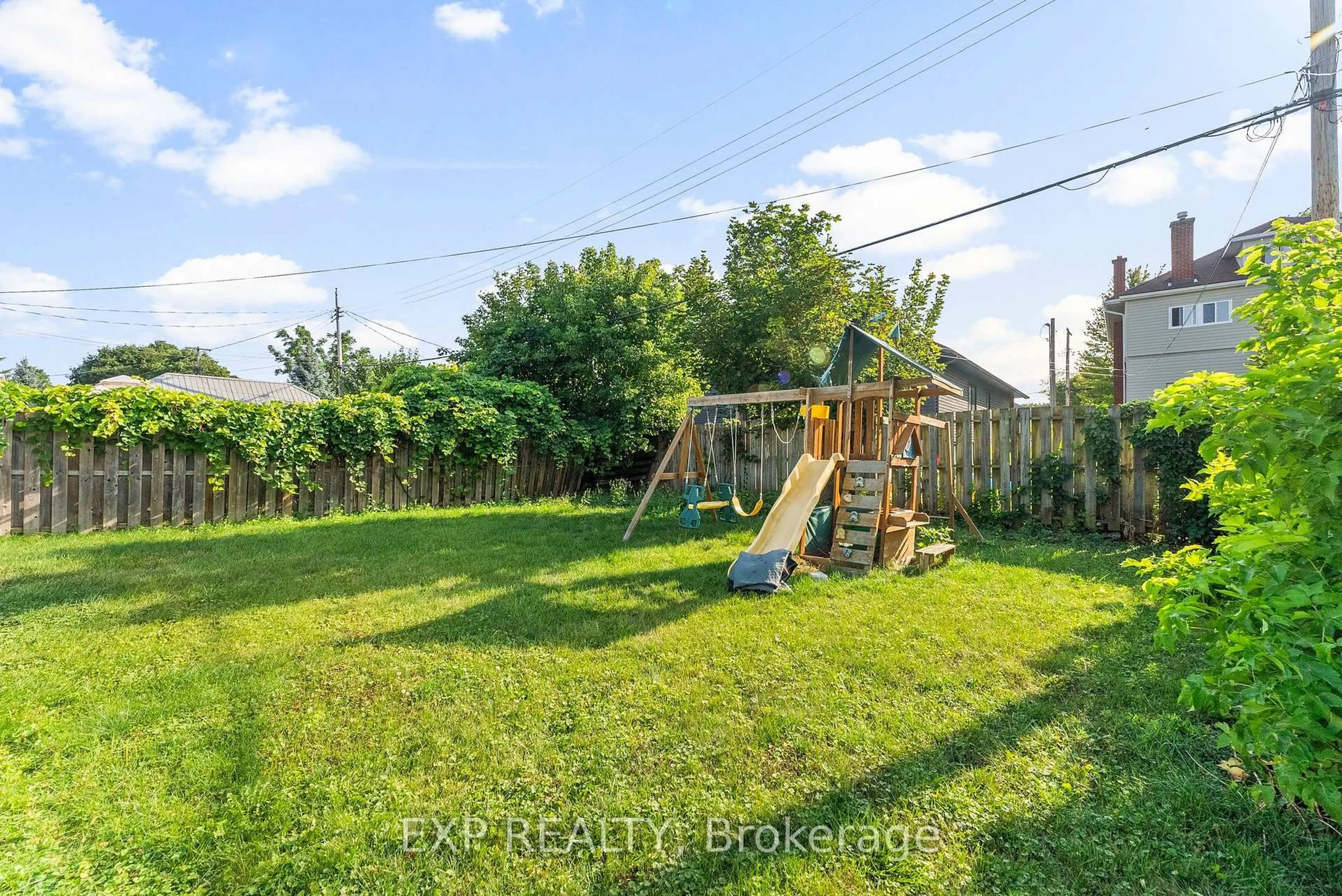 Unknown for 420 Dominion St, Renfrew Ontario K7V 1H6
