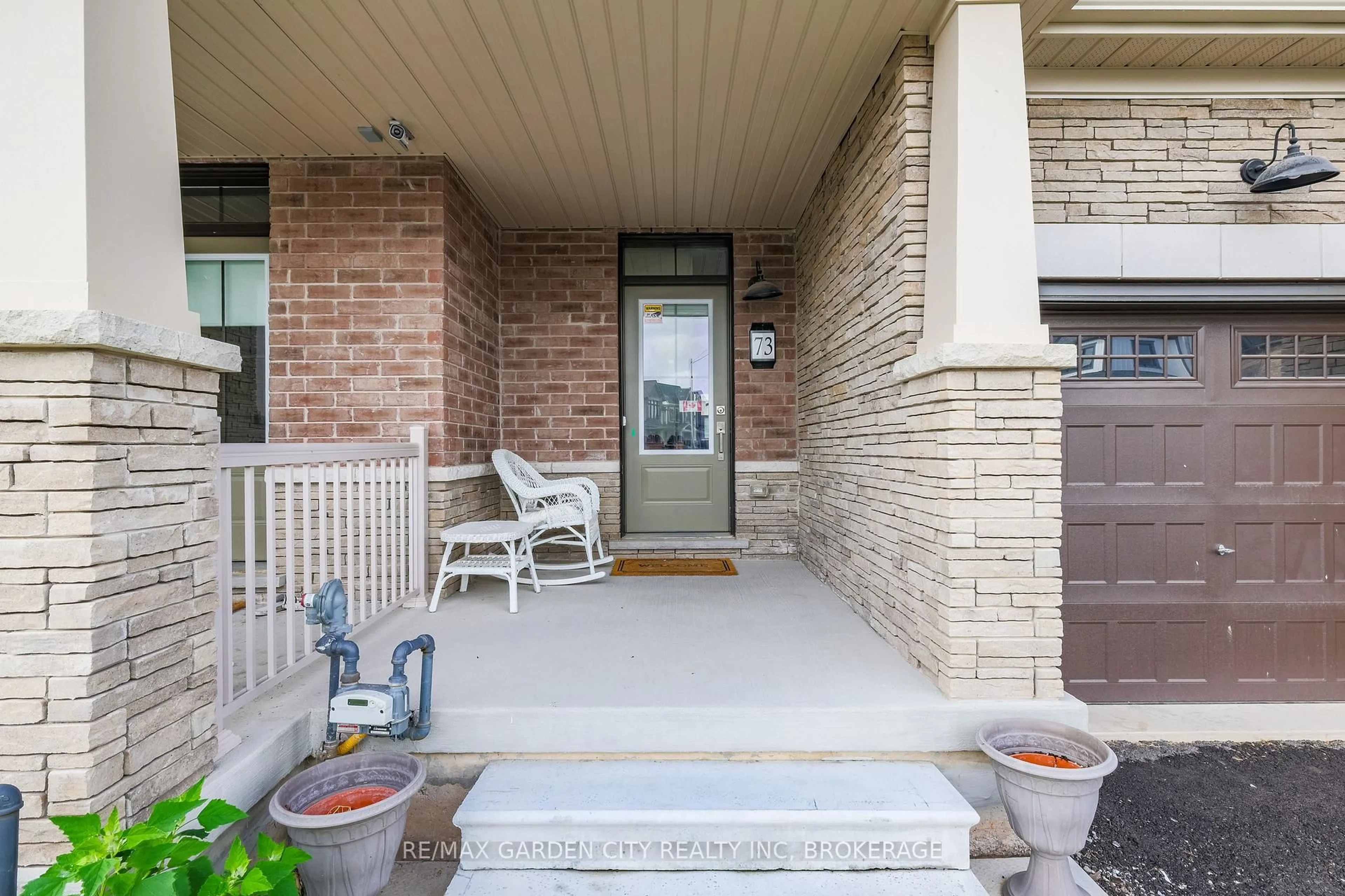 Patio, street for 73 Keelson St, Welland Ontario L2B 0M4