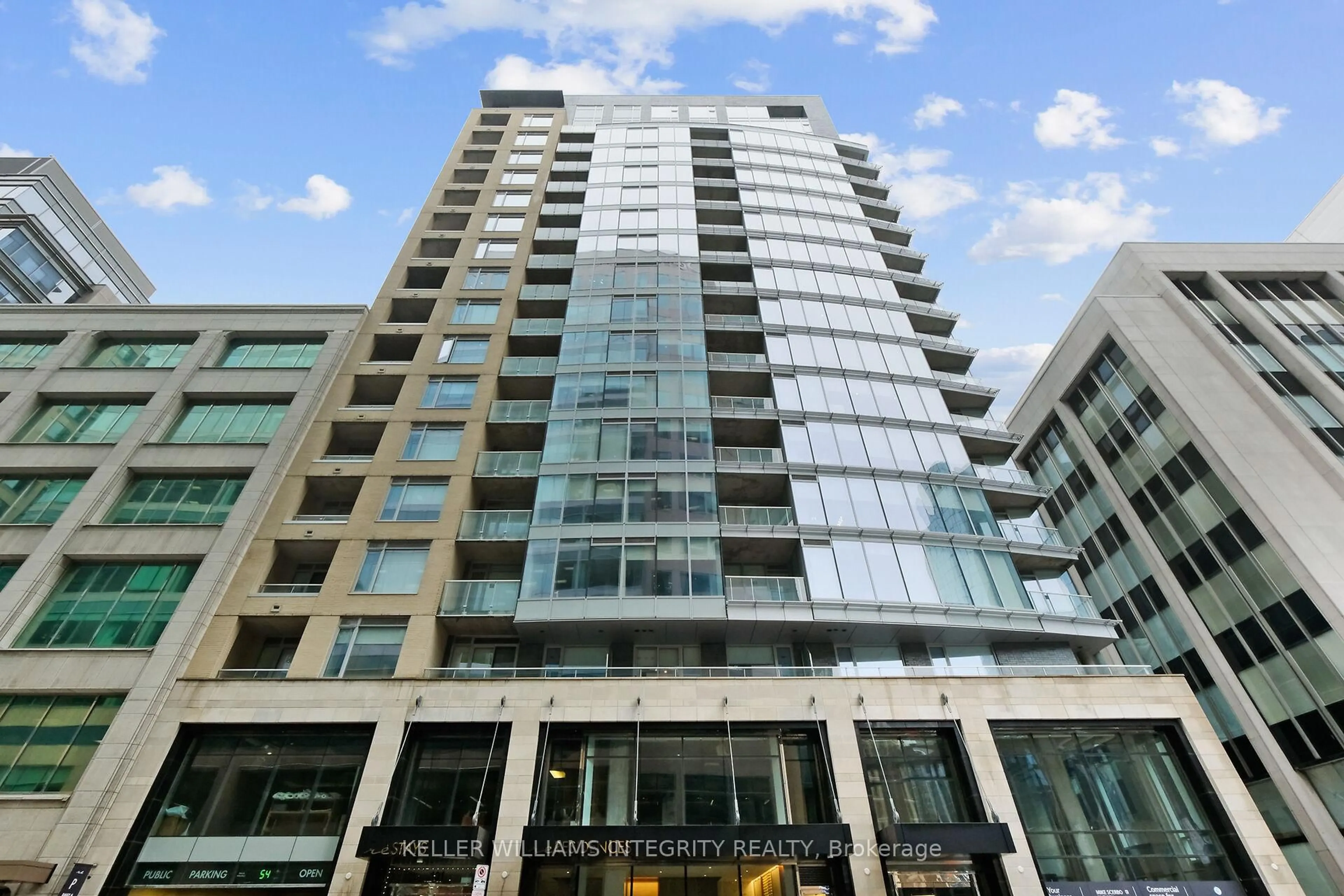 Indoor foyer for 101 Queen St #1209, Ottawa Ontario K1P 0B7